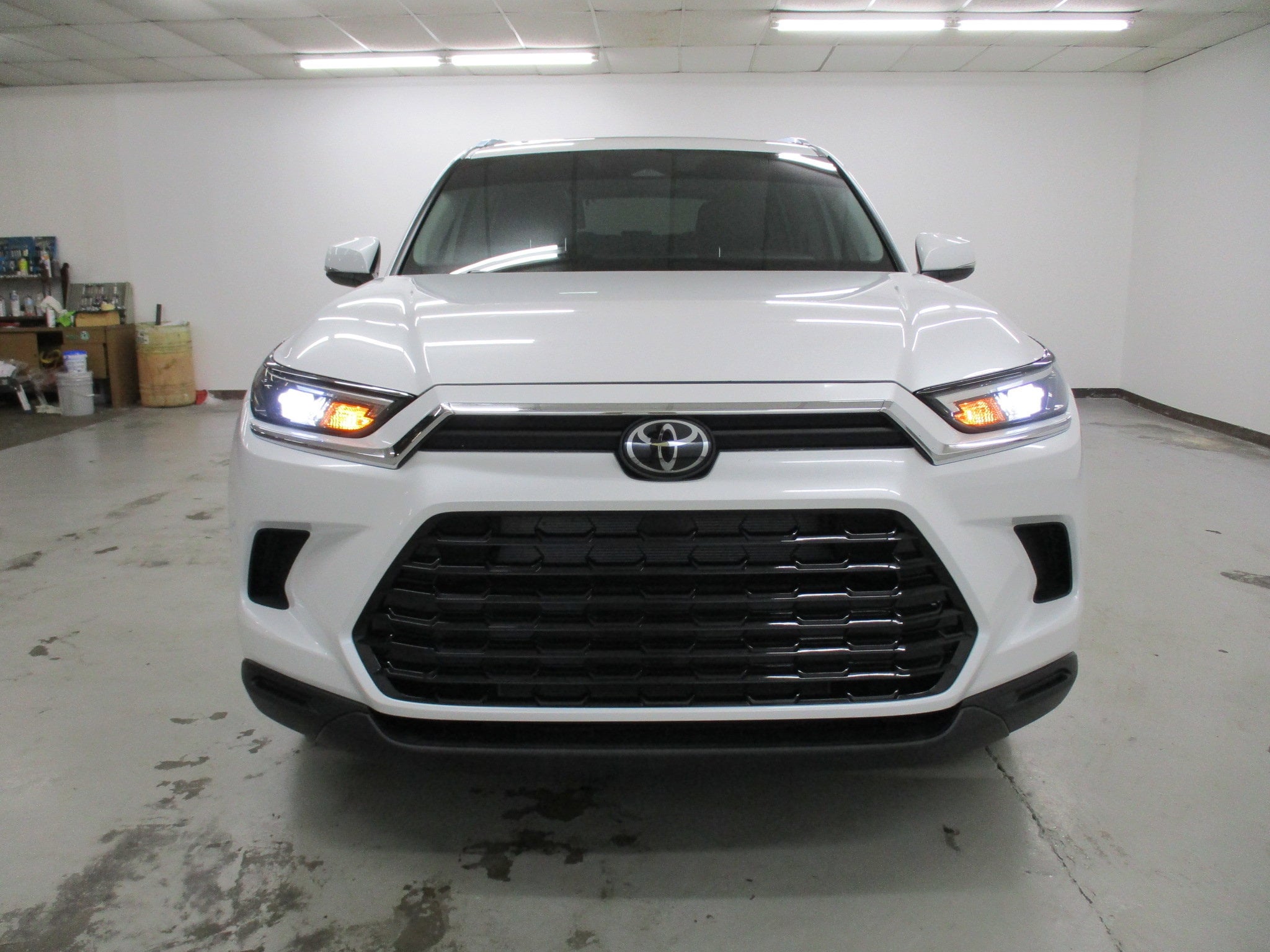 Used 2024 Toyota Grand Highlander XLE with VIN 5TDAAAB50RS030271 for sale in Battle Creek, MI