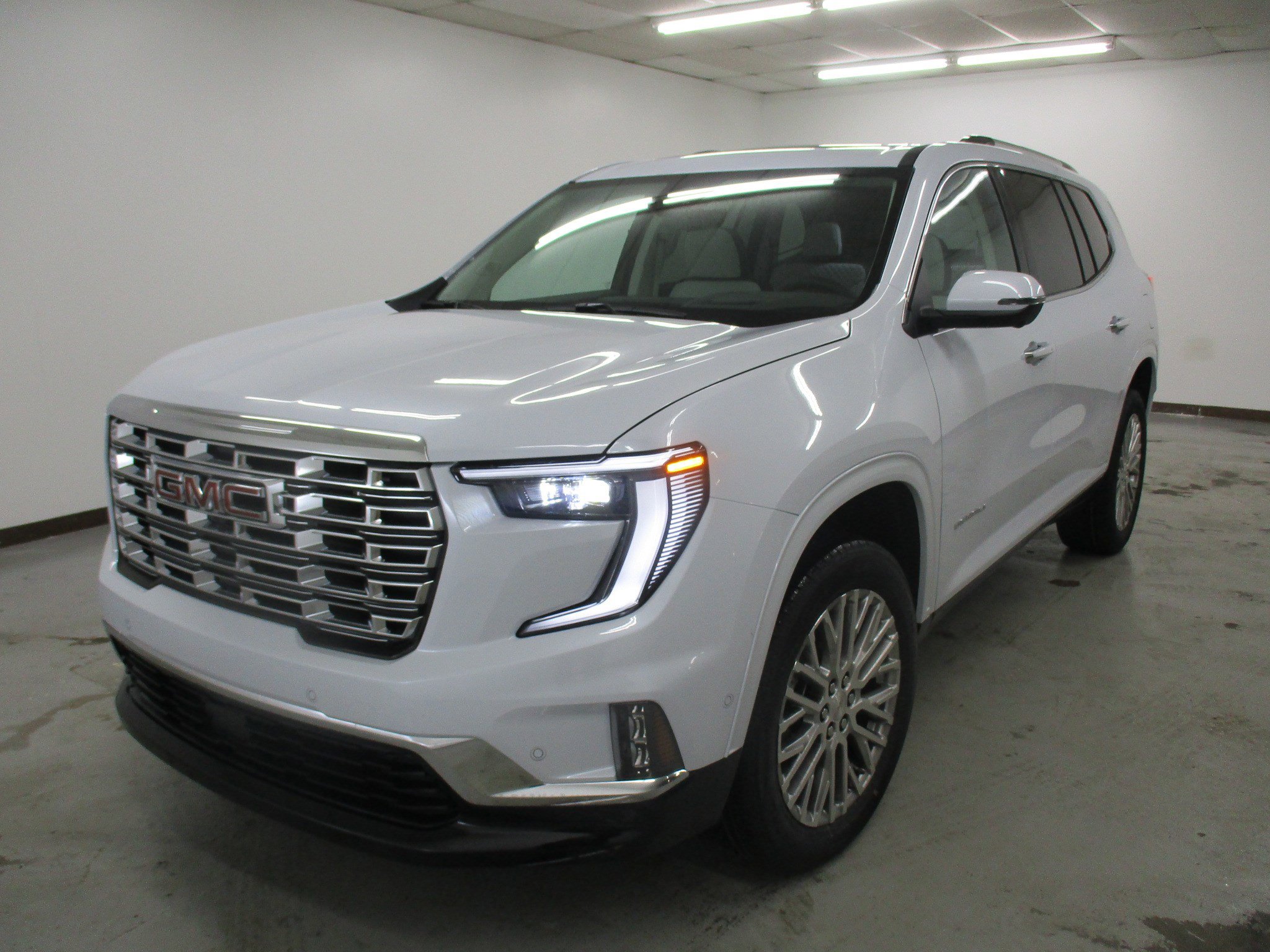 2026 GMC Acadia Denali's photo