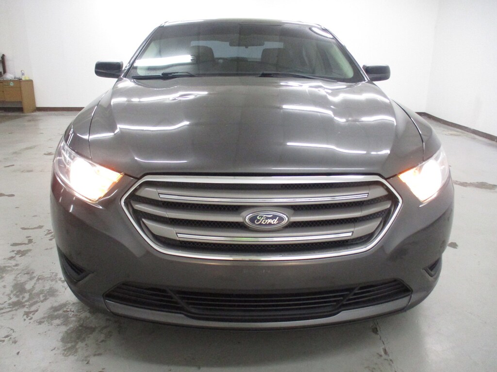 Used 2017 Ford Taurus SE