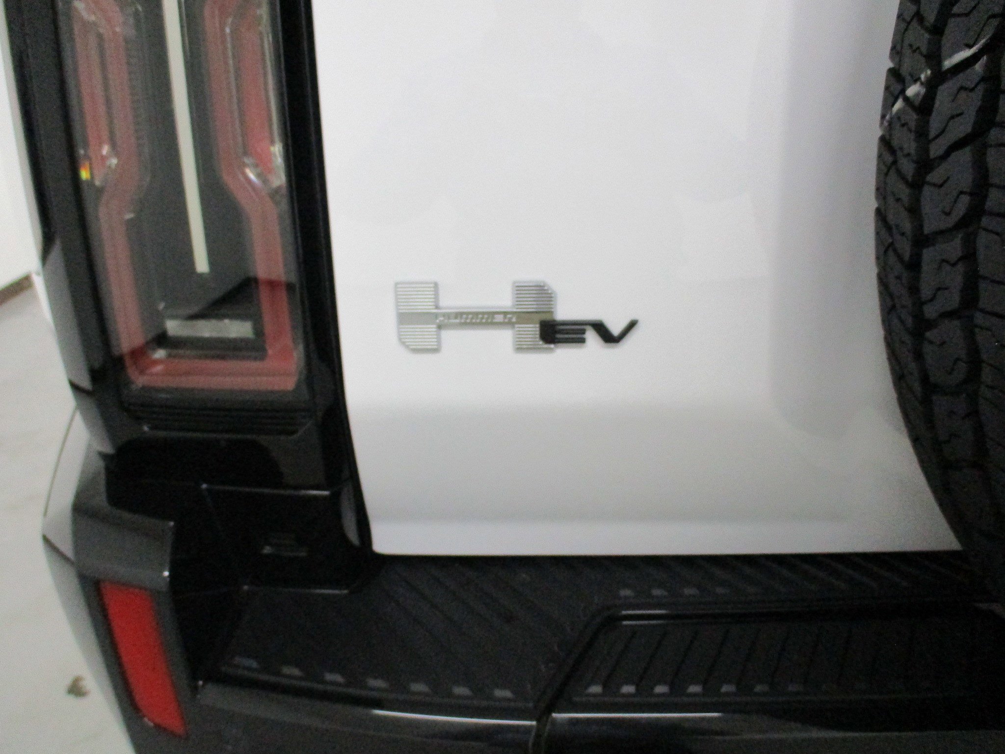 2026 GMC HUMMER EV 2X - Photo 9
