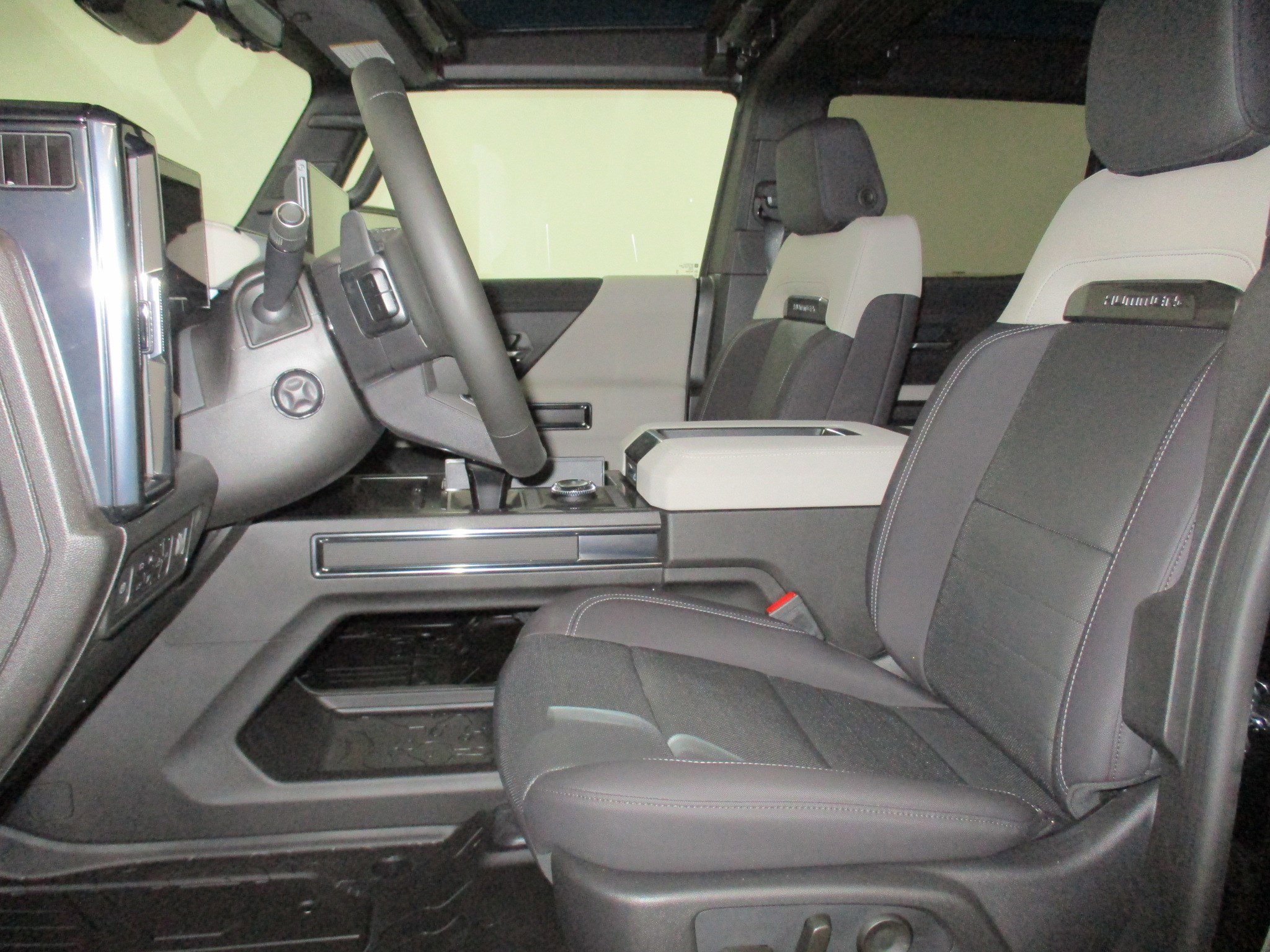 2026 GMC HUMMER EV 2X - Photo 16