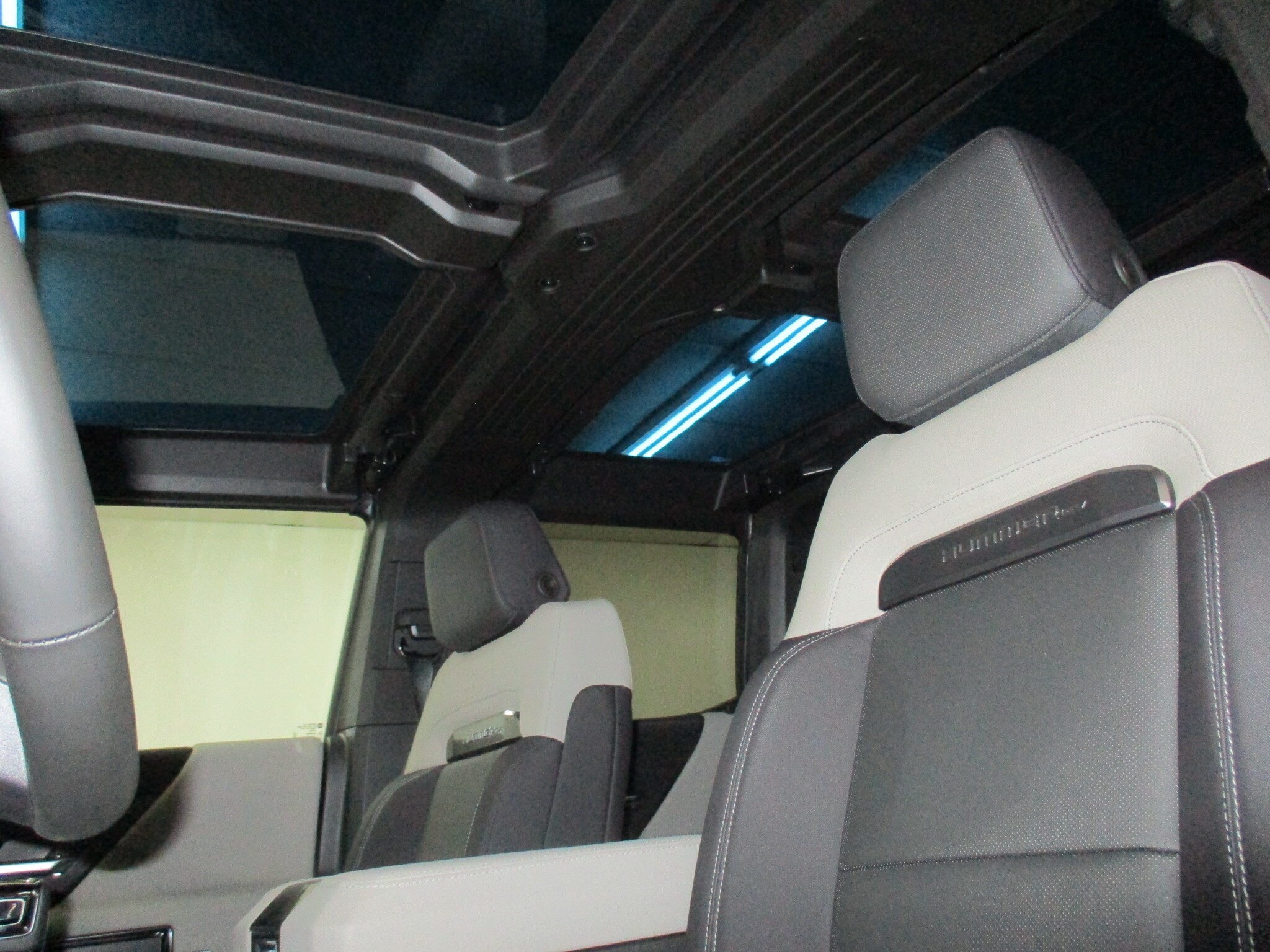 2026 GMC HUMMER EV 2X - Photo 18