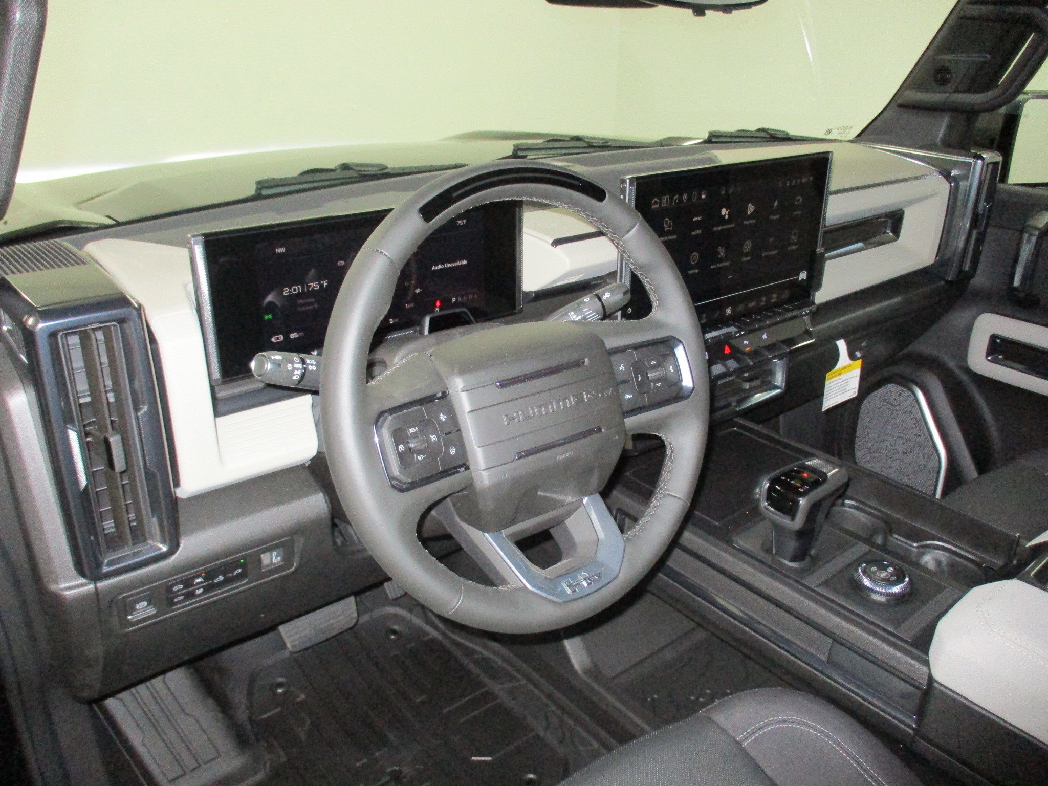 2026 GMC HUMMER EV 2X - Photo 17