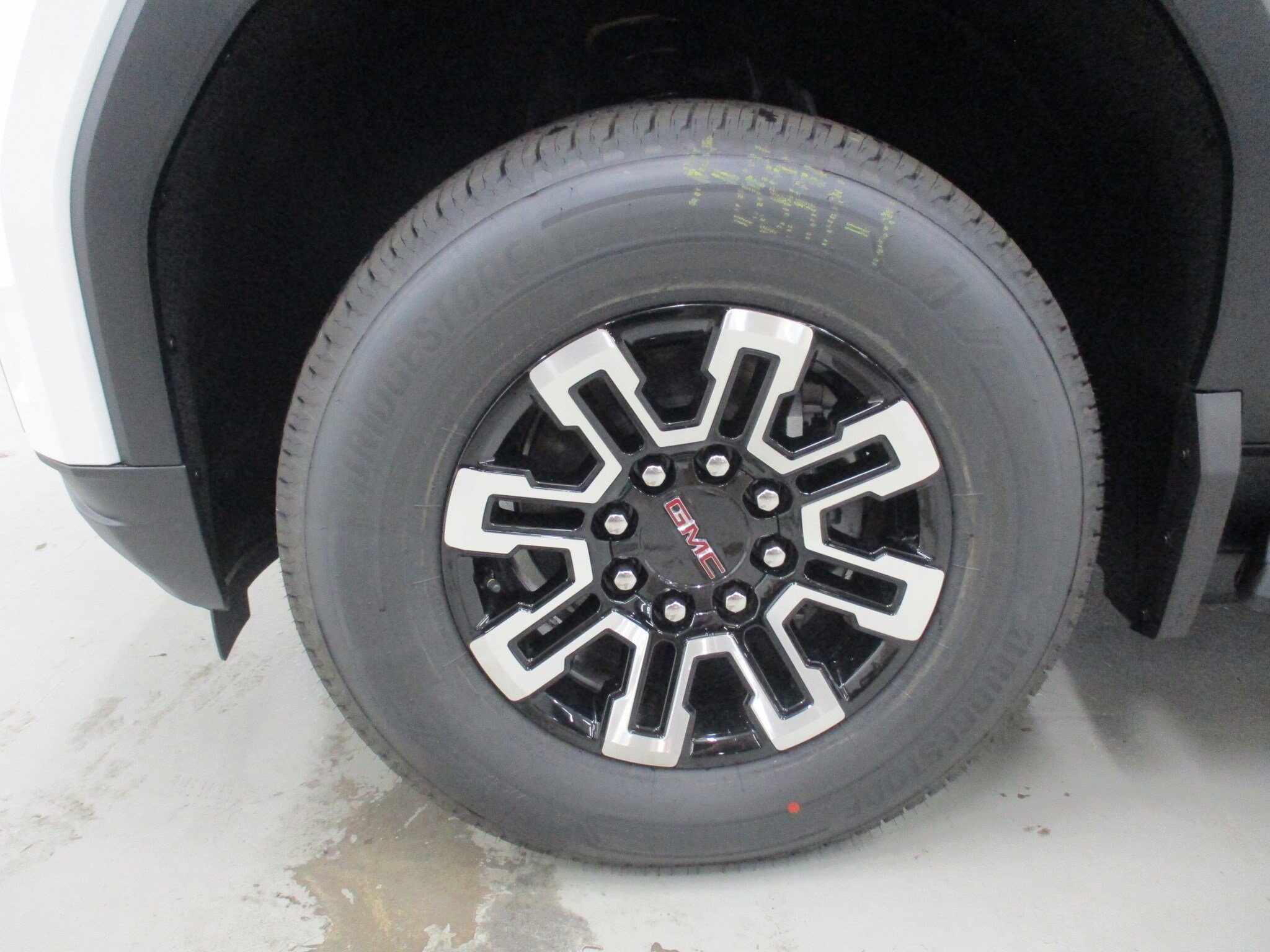 2026 GMC Sierra EV Elevation - Photo 12
