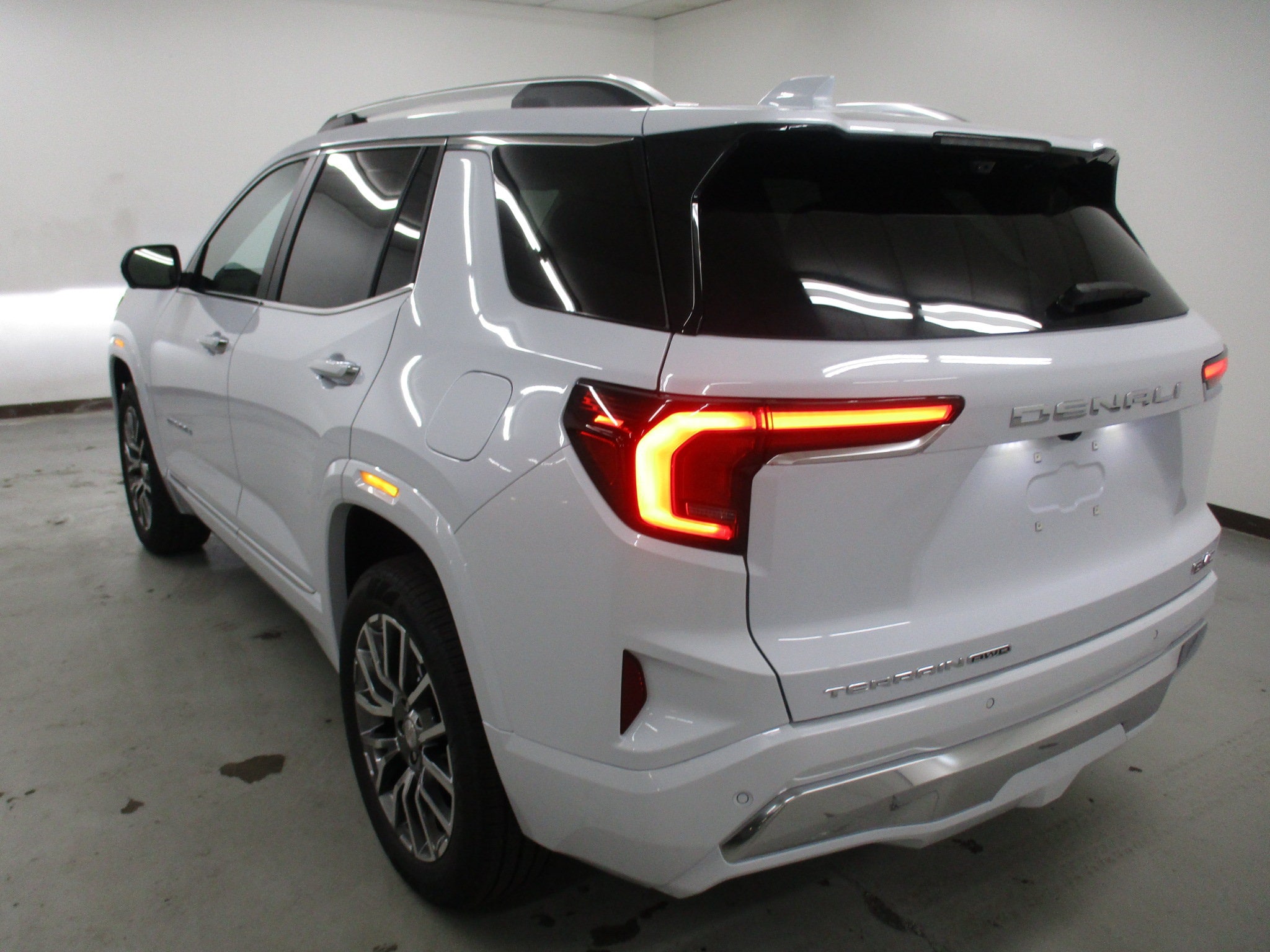 2026 GMC Terrain Denali - Photo 8