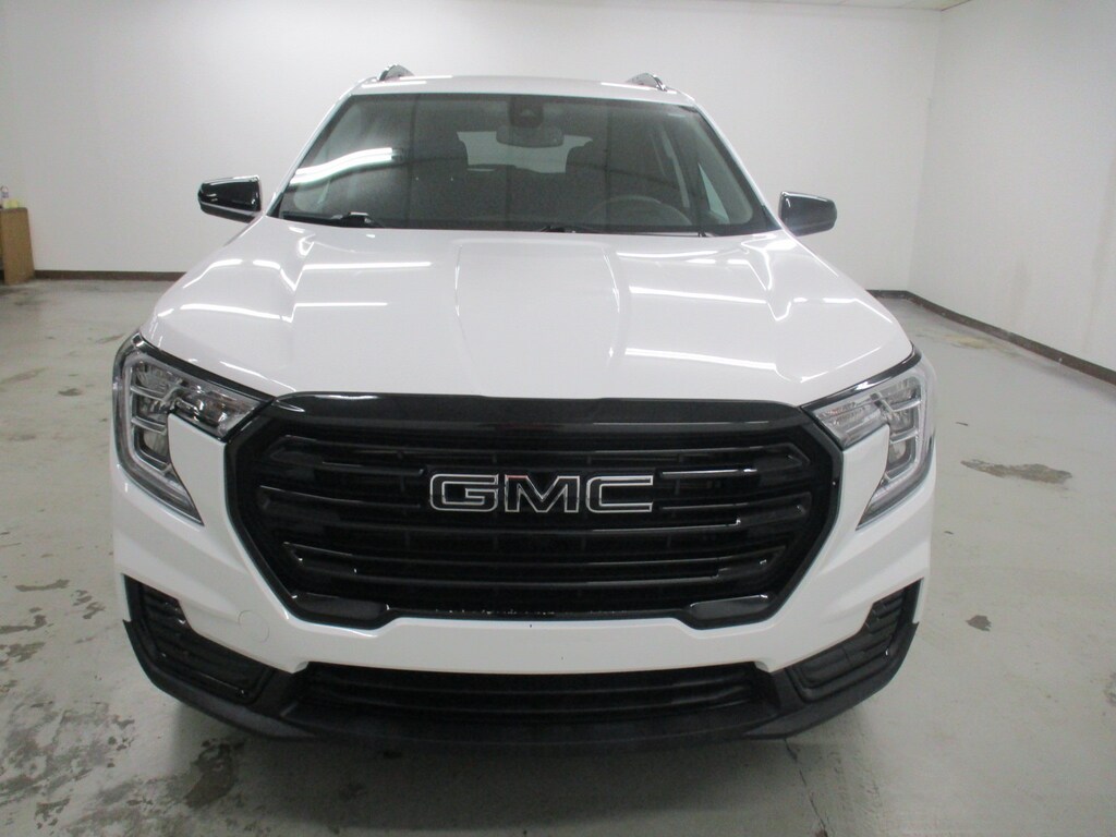 Used 2023 GMC Terrain SLE SUV