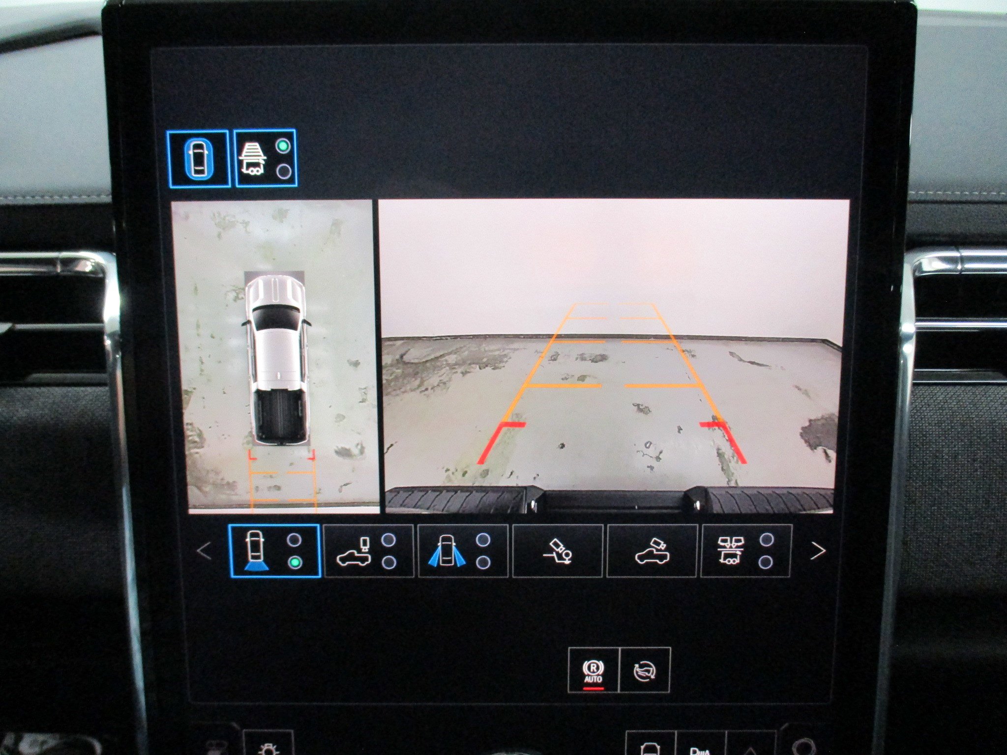 2026 GMC Sierra EV Elevation - Photo 25