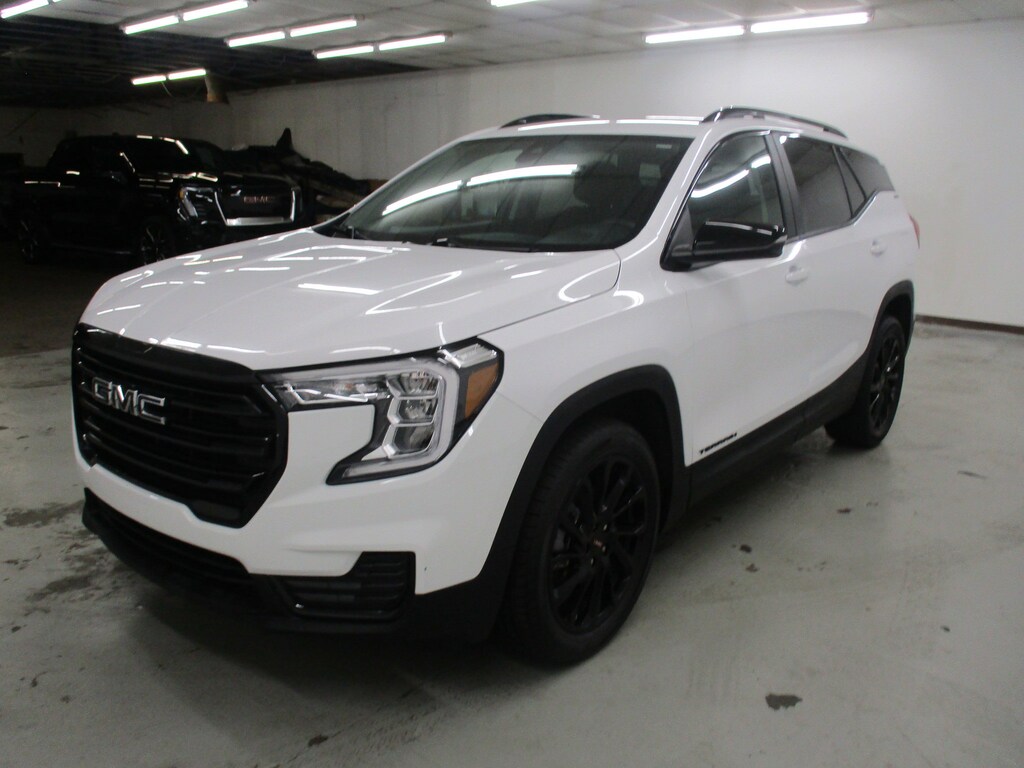 Used 2023 GMC Terrain SLE SUV