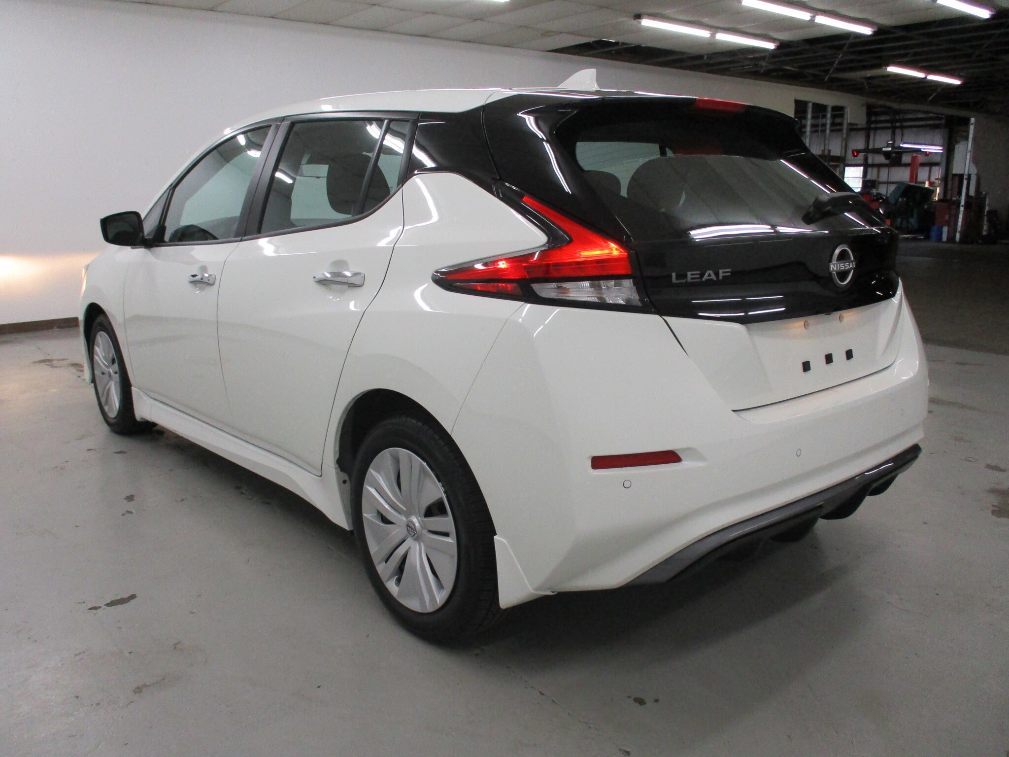 2023 Nissan Leaf S photo 4
