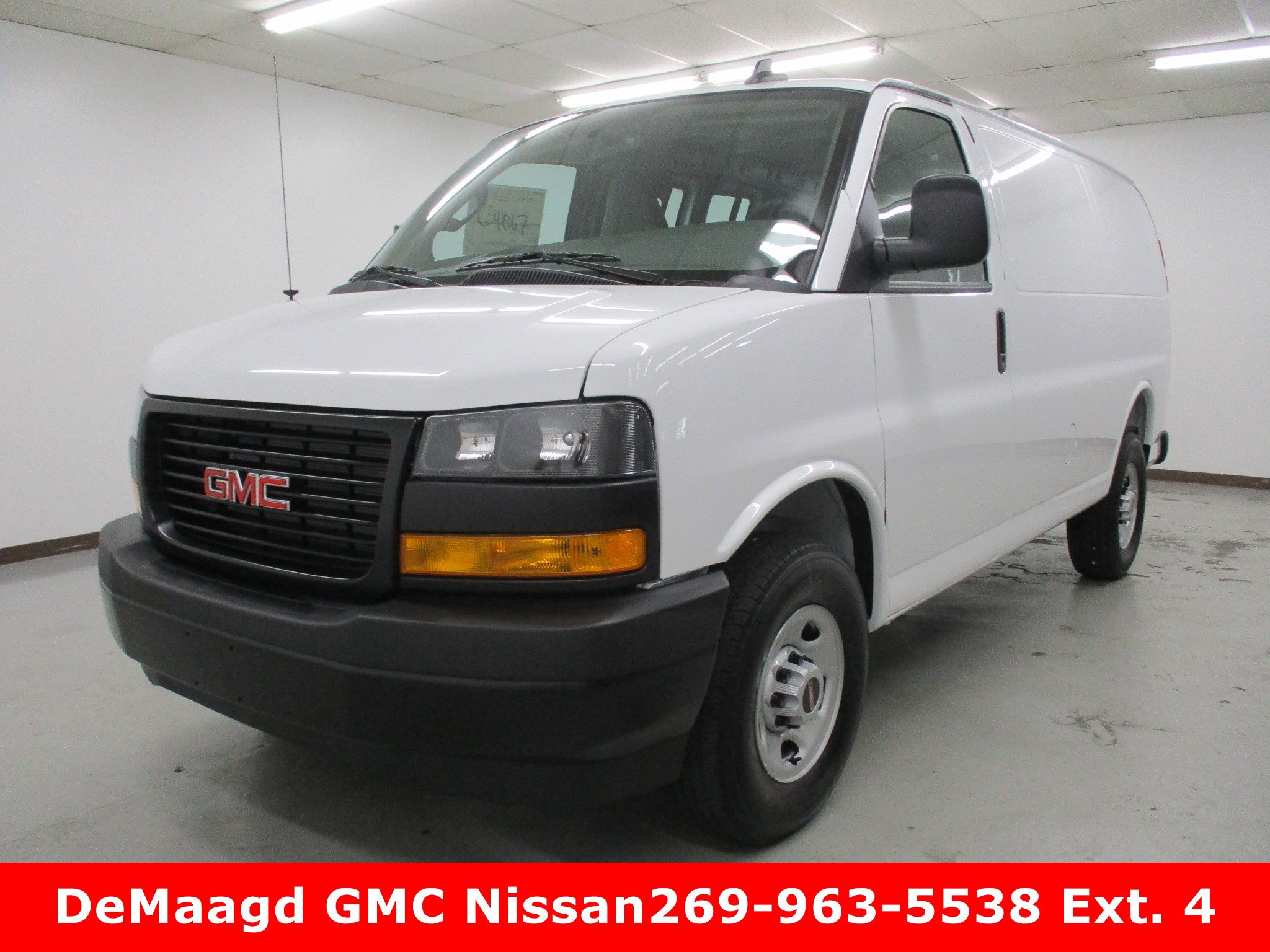 2025 GMC Savana Cargo Work Van's photo