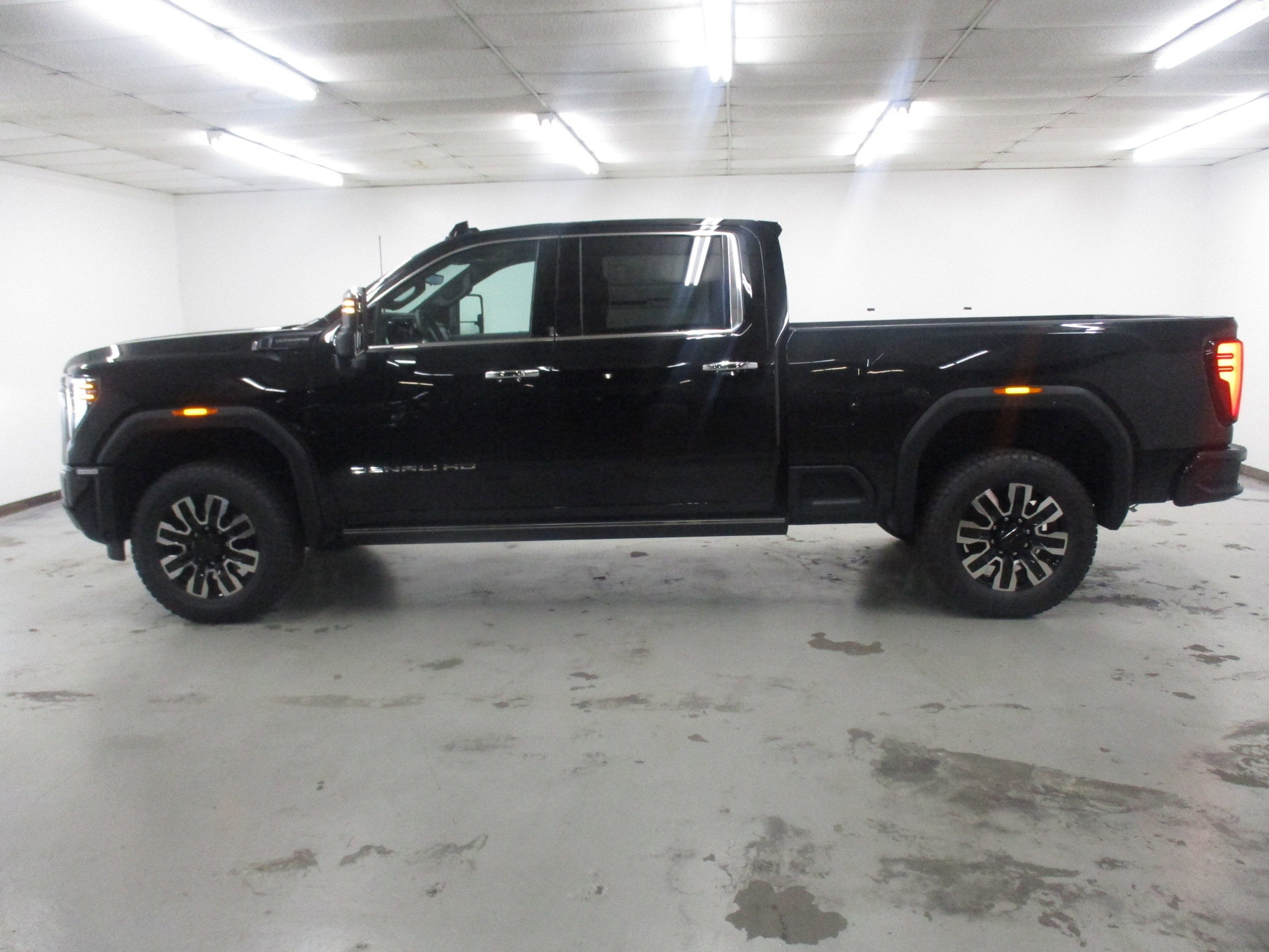 2026 GMC Sierra 2500HD Denali Ultimate - Photo 12