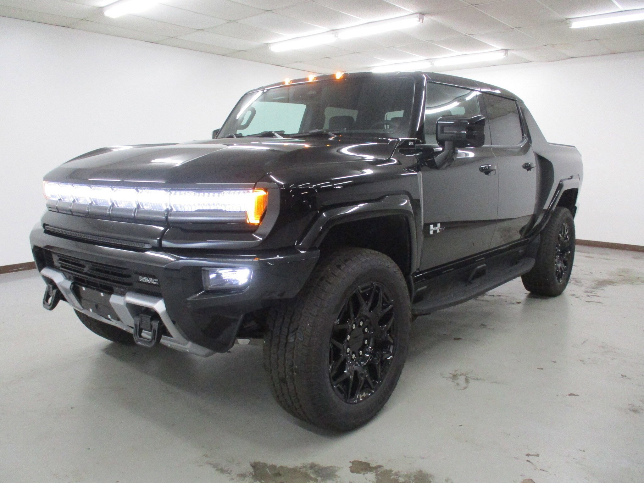 2026 GMC HUMMER EV 2X's photo