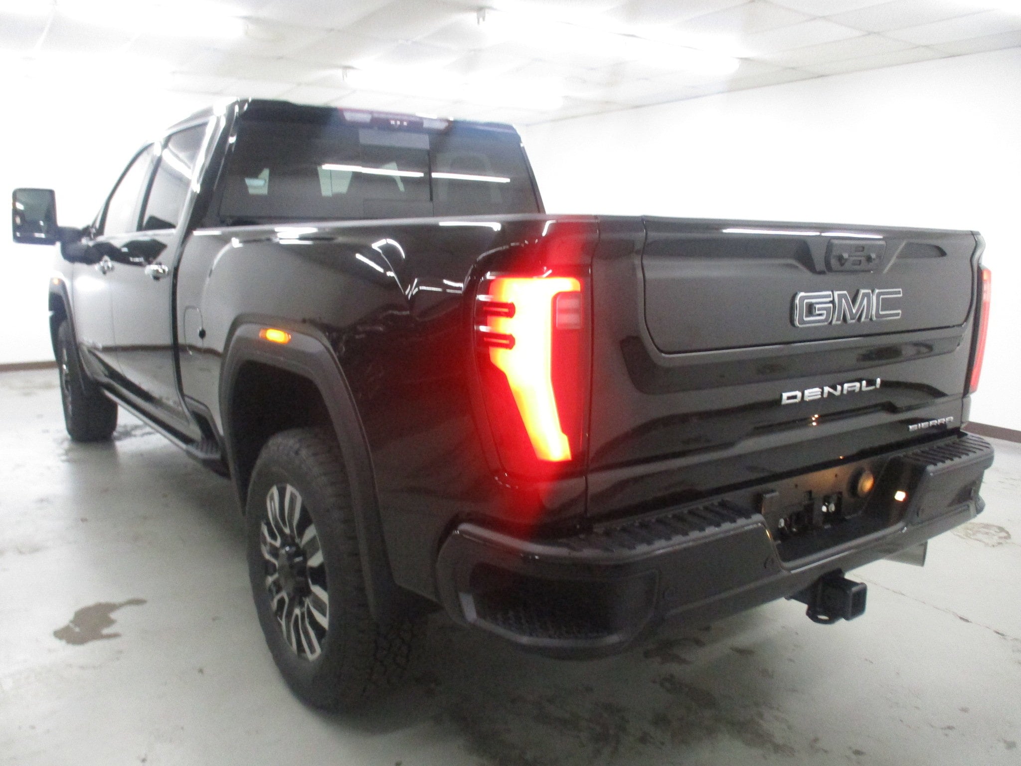 2026 GMC Sierra 2500HD Denali Ultimate - Photo 11