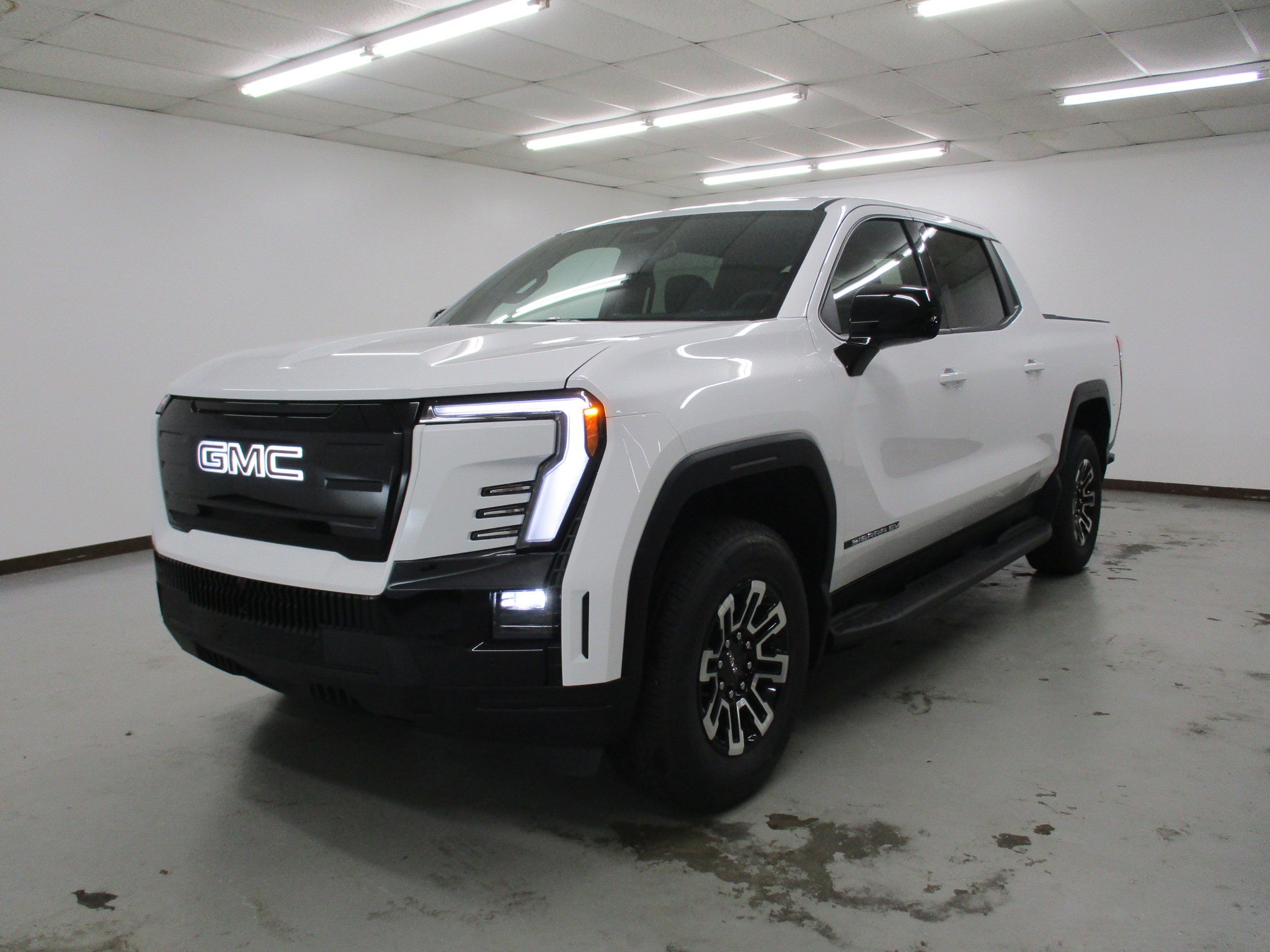2026 GMC Sierra EV Elevation's photo