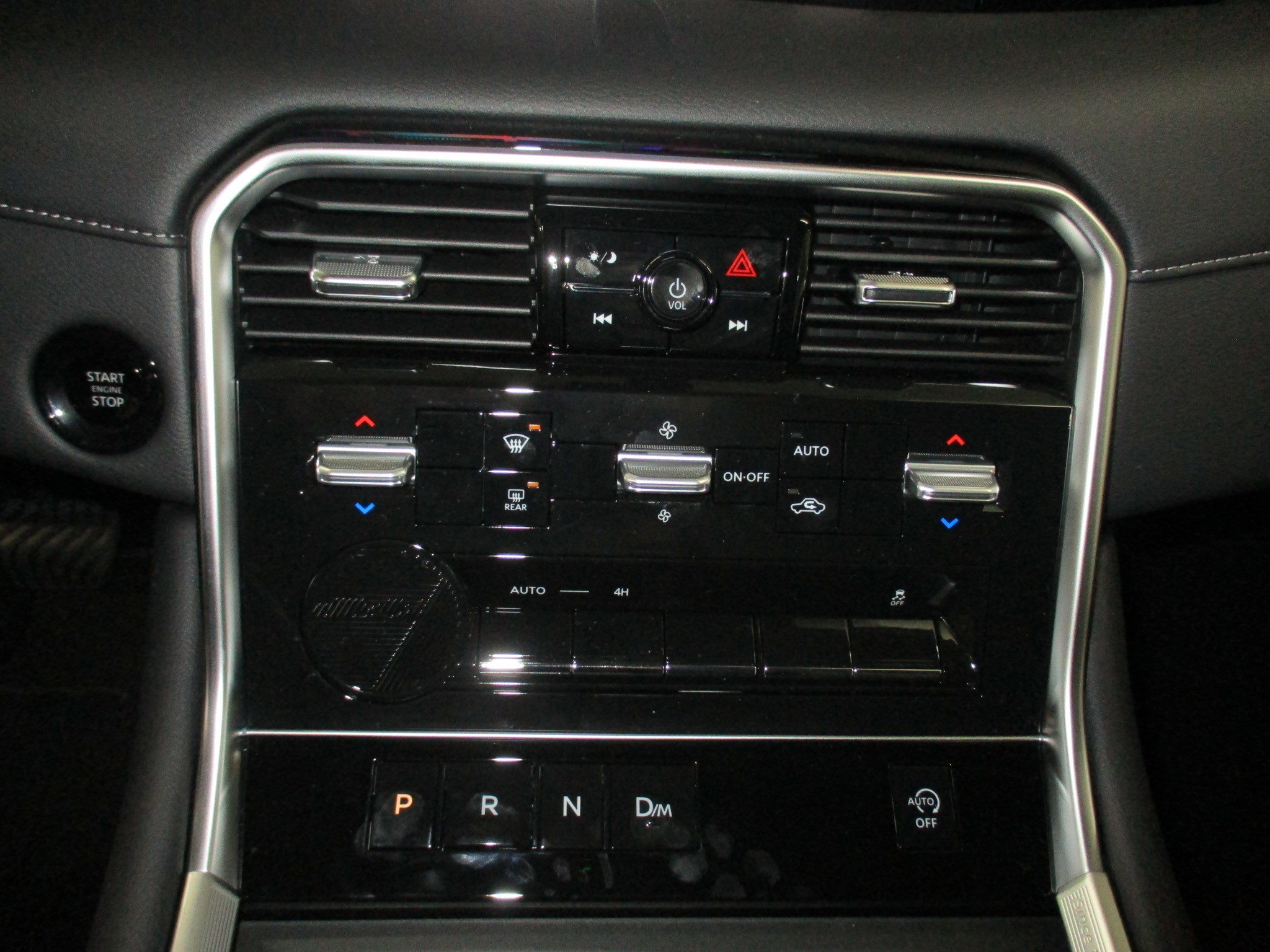 2026 Nissan Armada SV - Photo 22