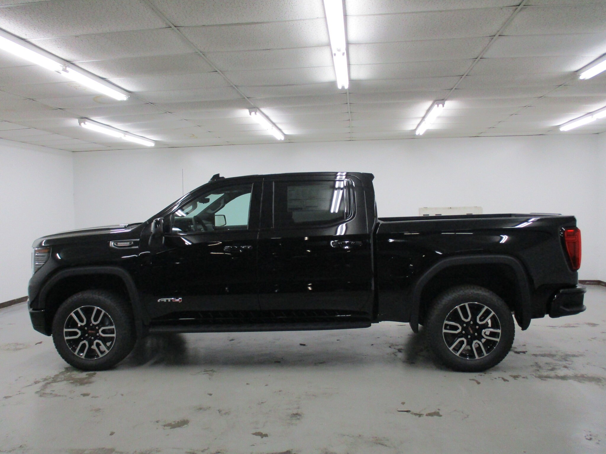 2026 Gmc Sierra 1500 AT4 photo 2