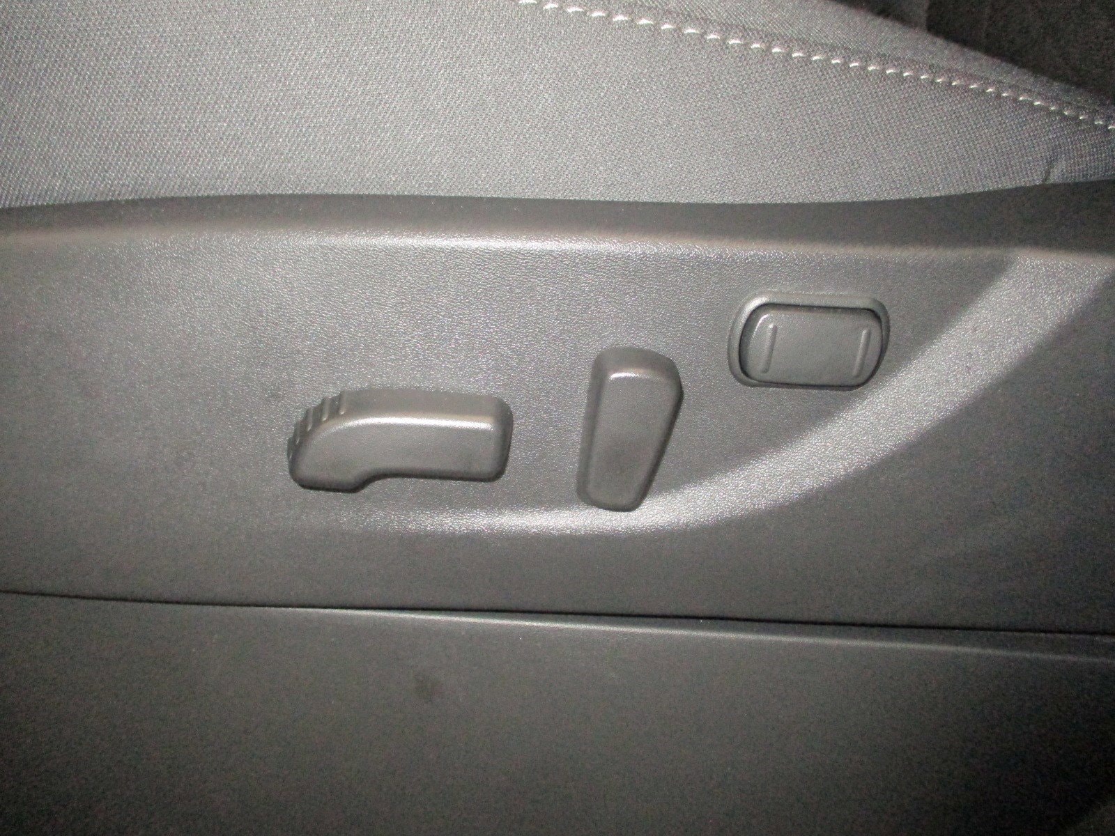 2025 Nissan Frontier SV - Photo 16