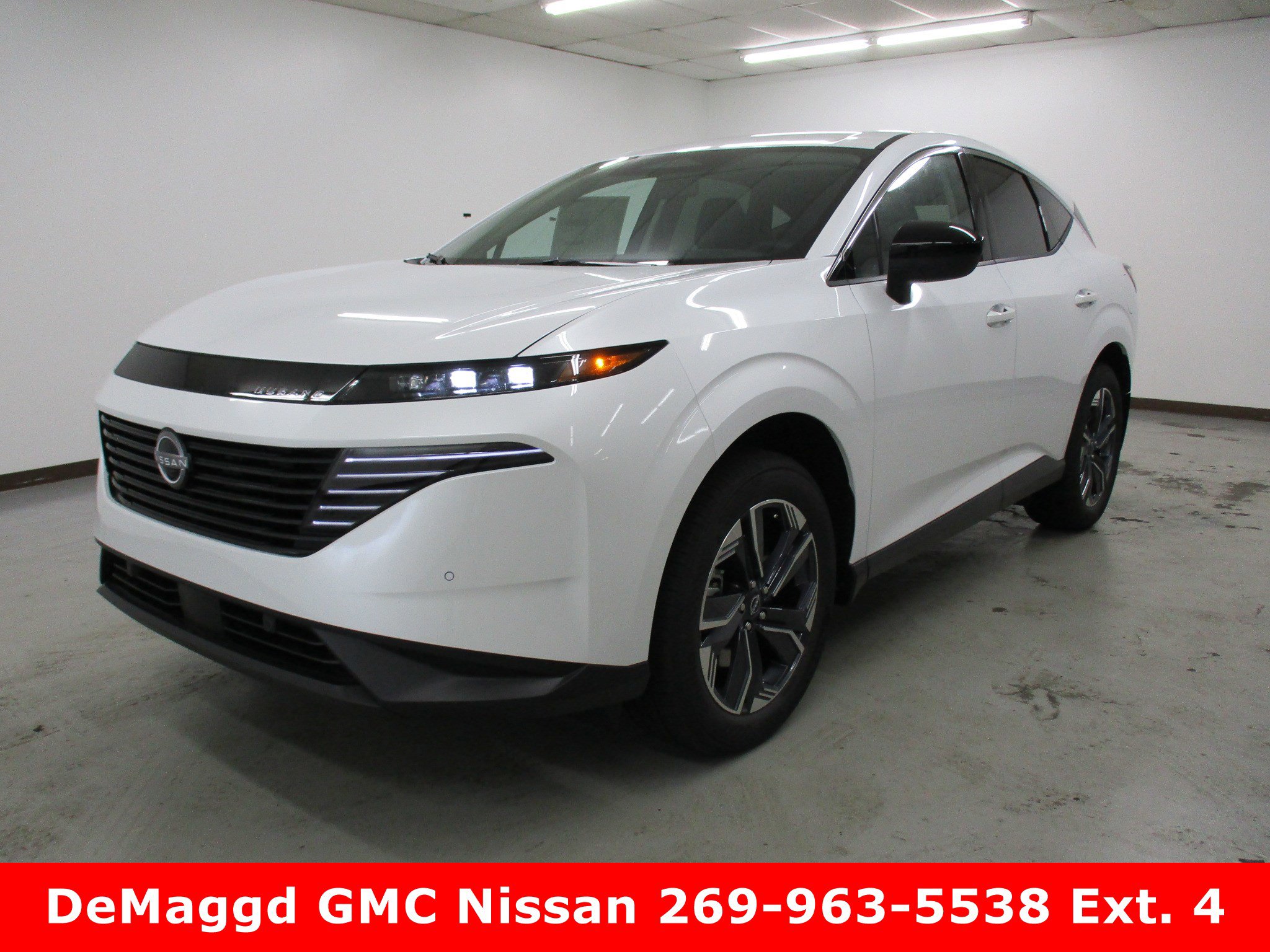 2025 Nissan Murano SV's photo