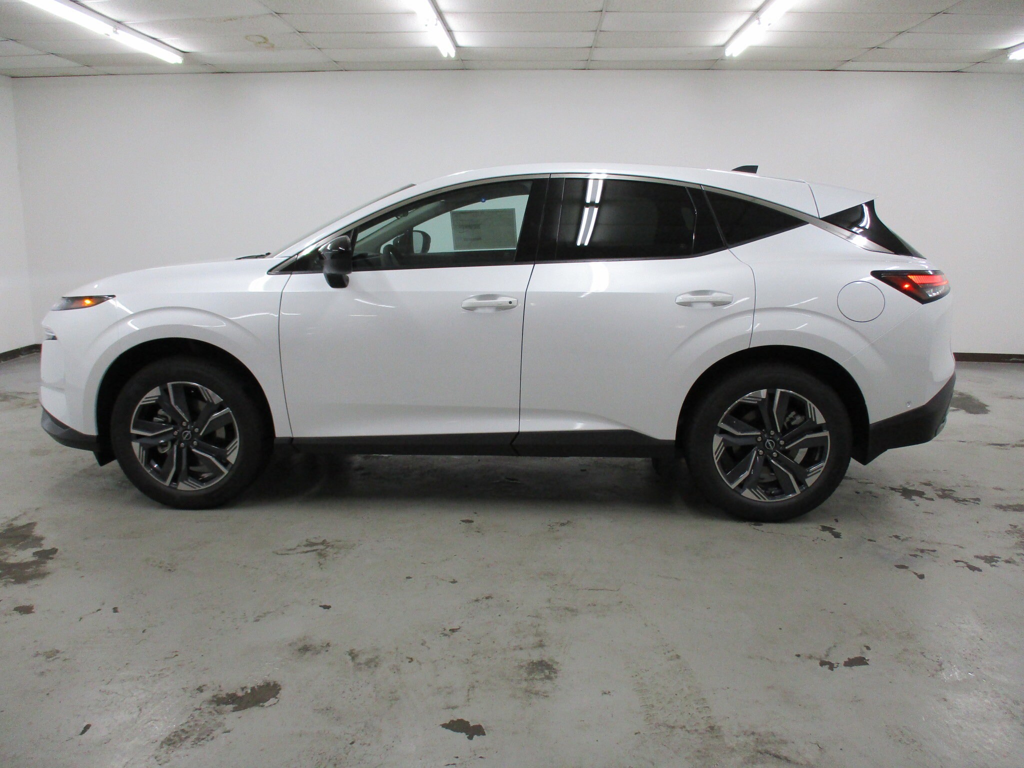 2025 Nissan Murano SV photo 2