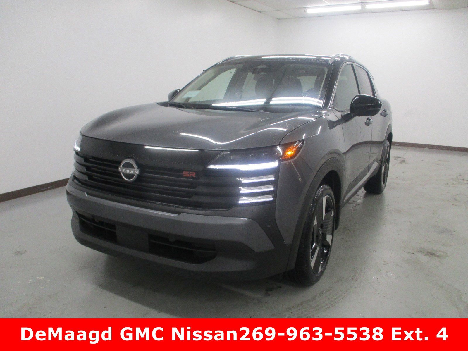 2025 Nissan Kicks SR AWD's photo