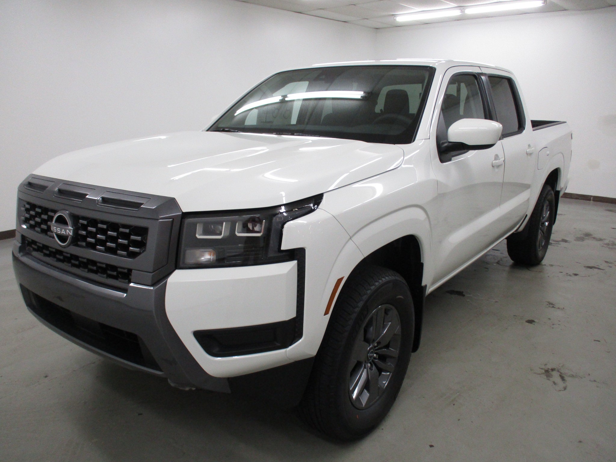 2026 Nissan Frontier SV Crew Cab 4X4 SWB's photo