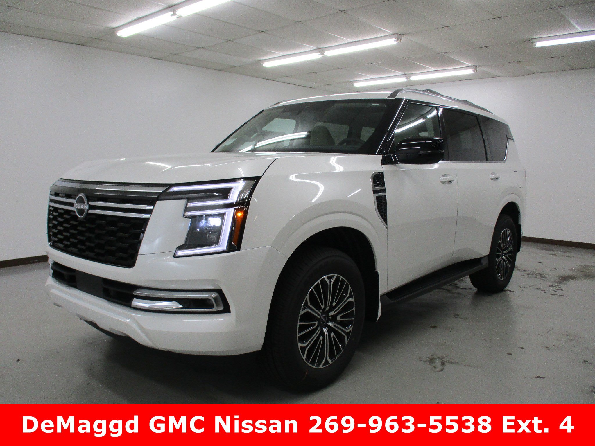 2026 Nissan Armada Platinum's photo