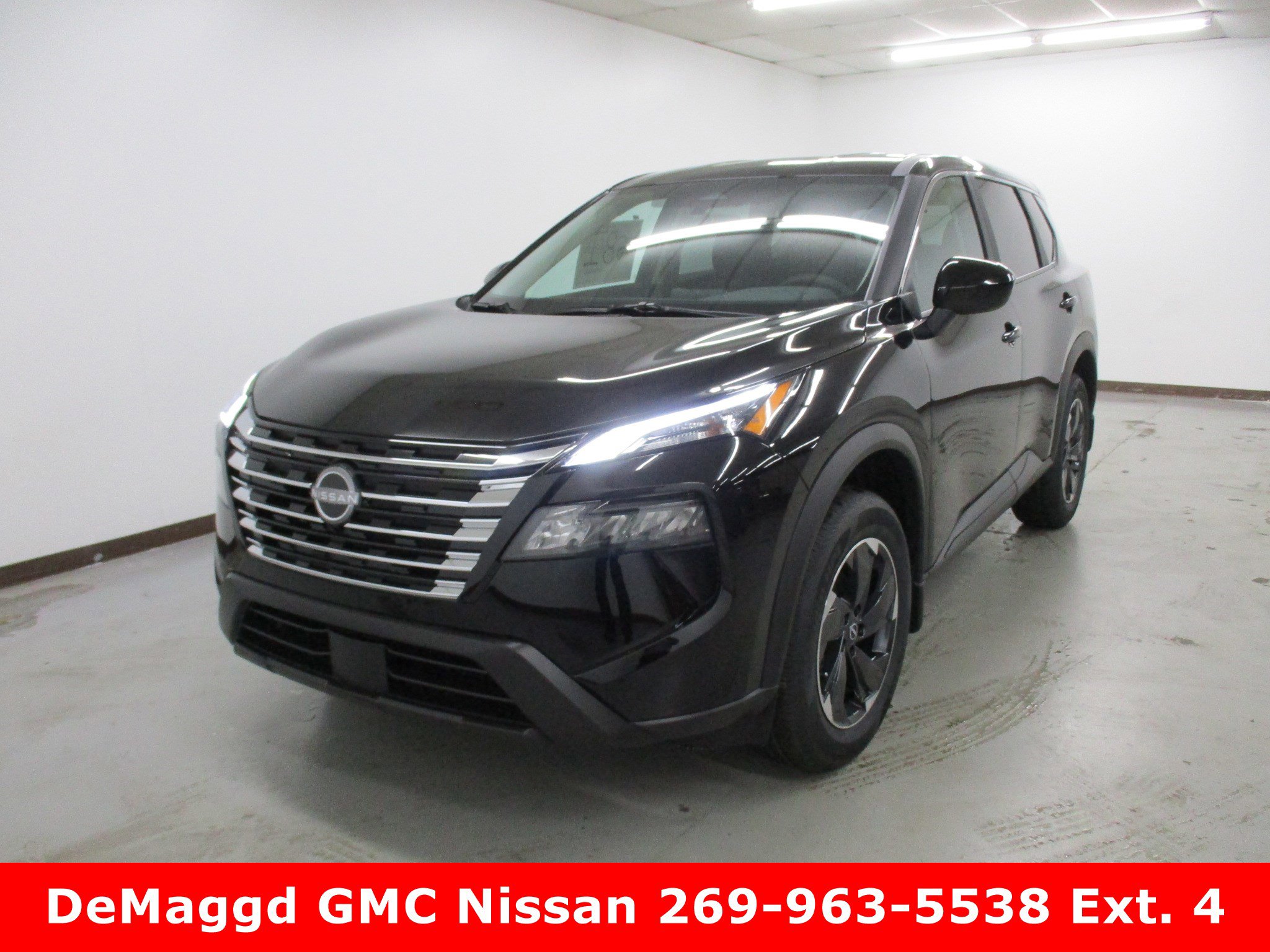 2026 Nissan Rogue SV's photo