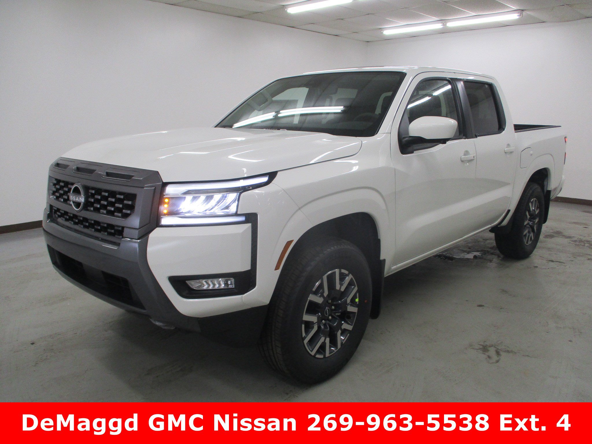 2025 Nissan Frontier SL's photo