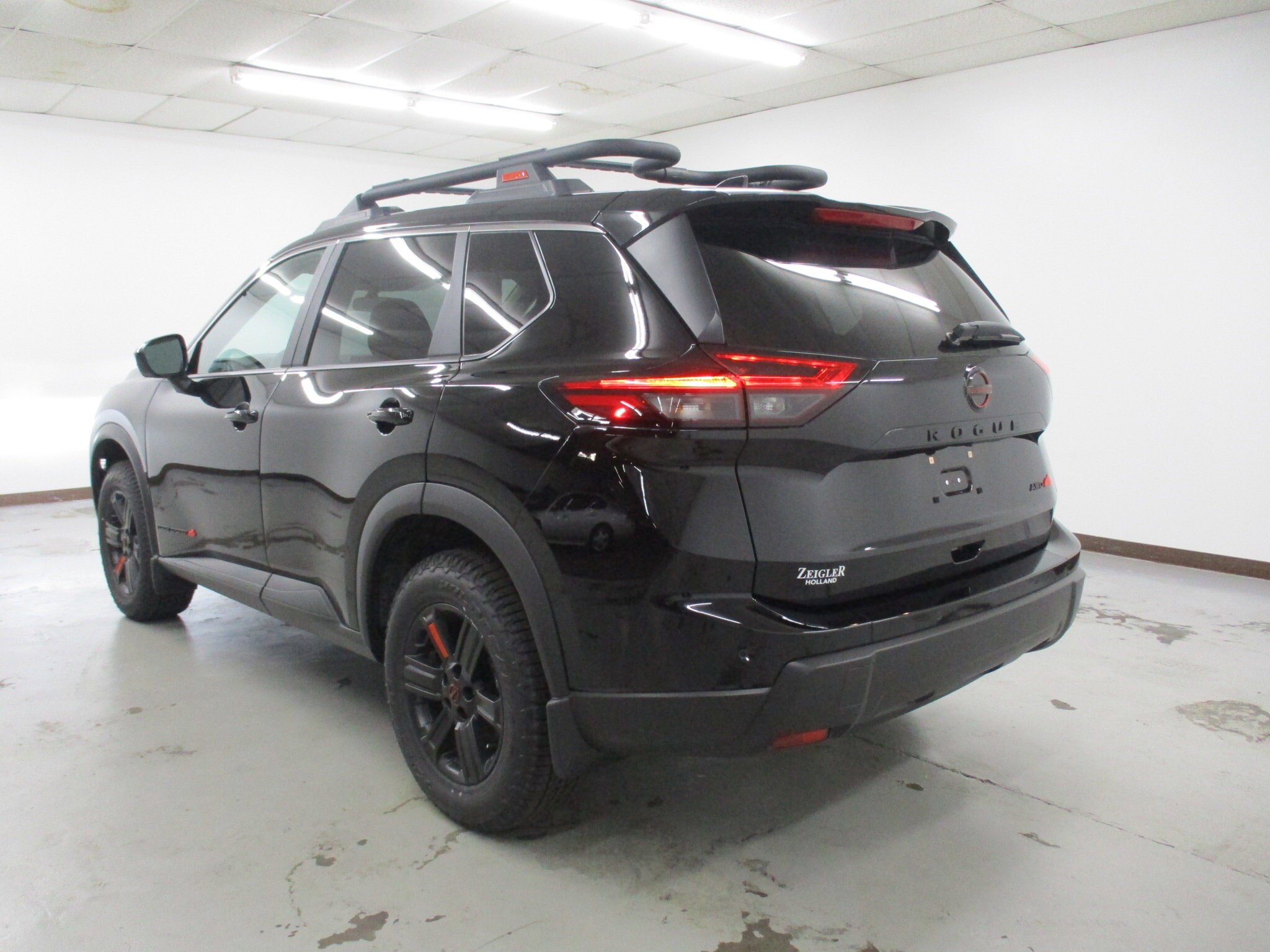 2025 Nissan Rogue SV photo 3