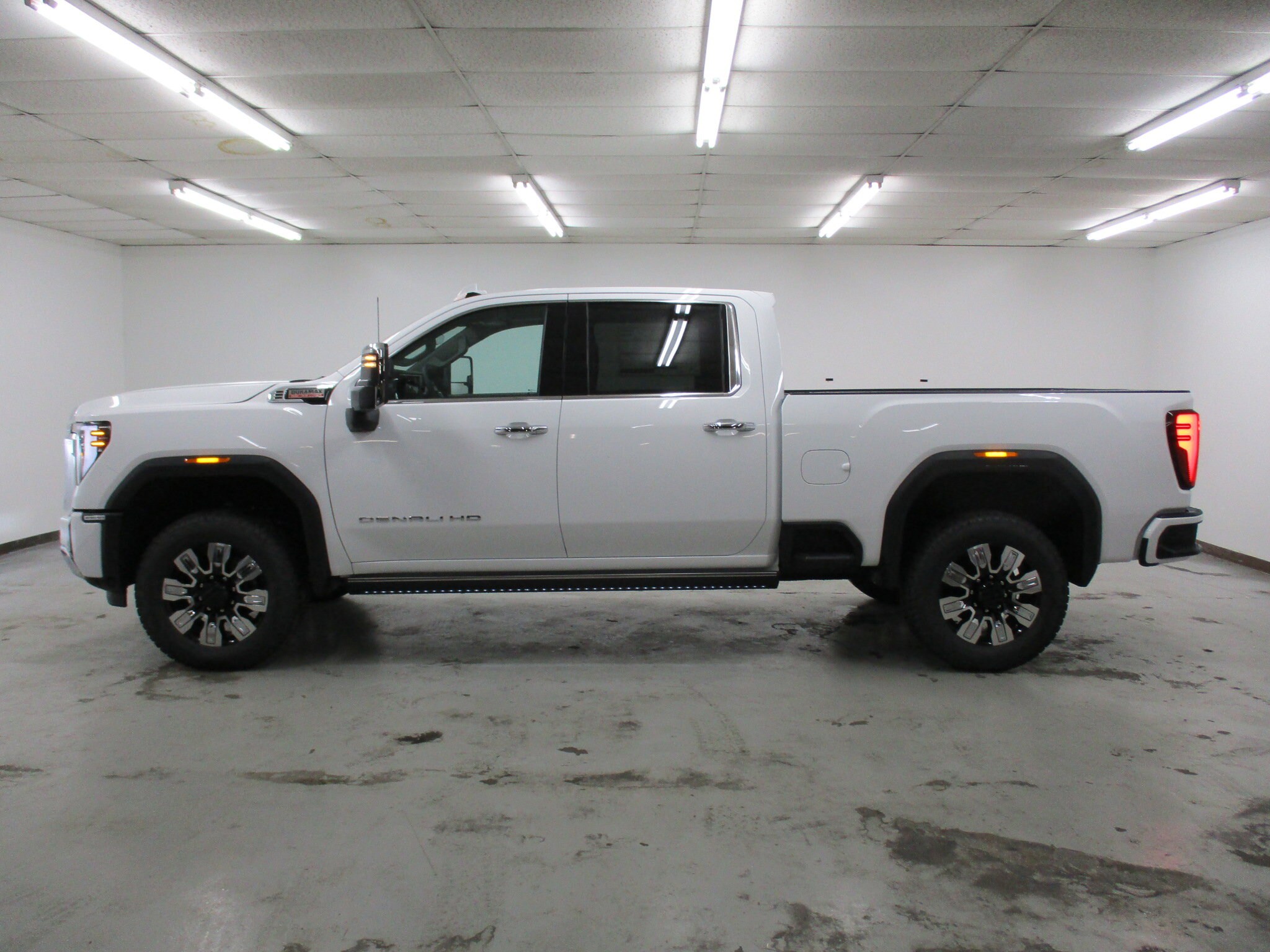 2025 Gmc Sierra 2500 HD Denali photo 2