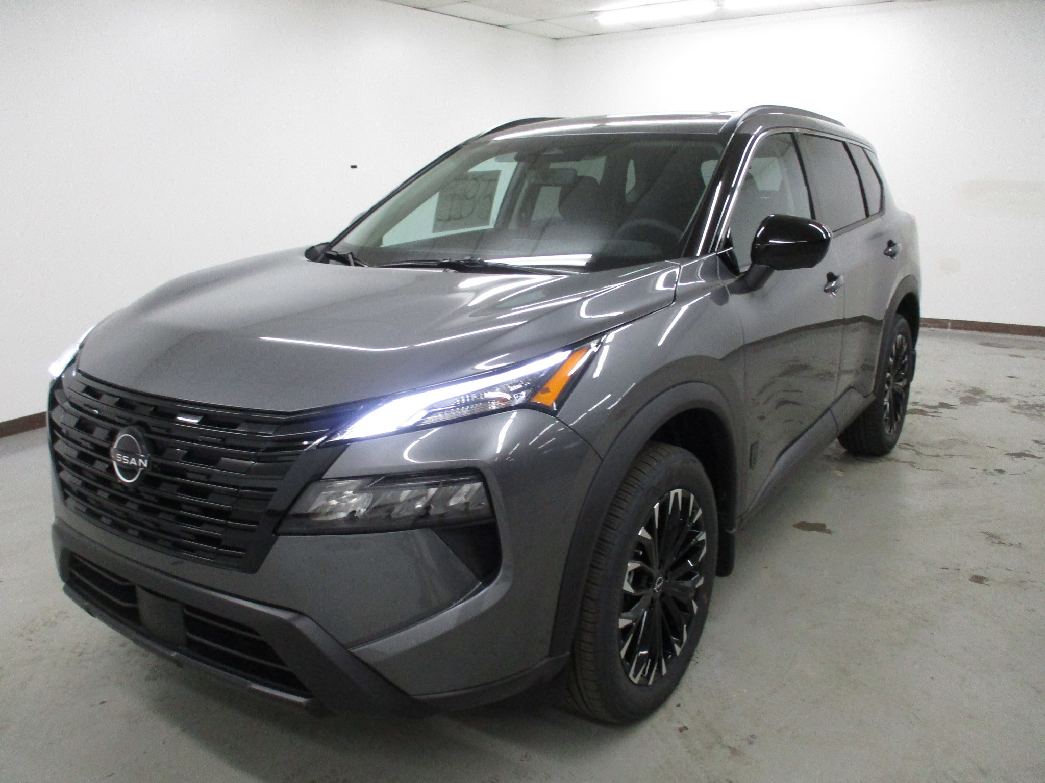 2026 Nissan Rogue Dark Armor SUV