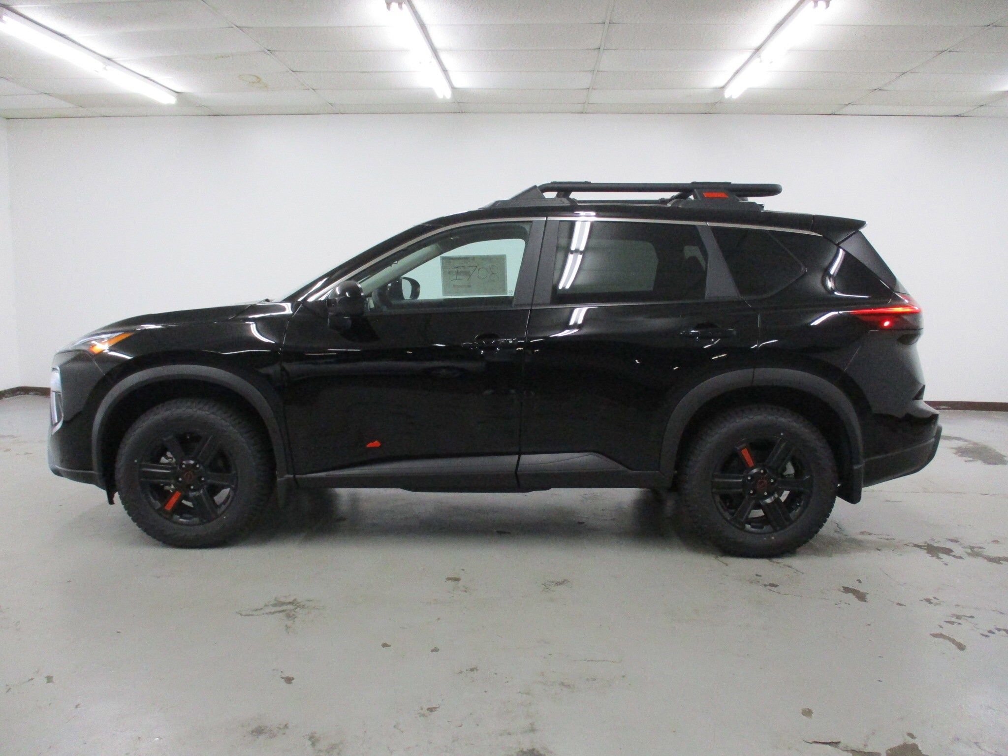 2025 Nissan Rogue SV photo 2