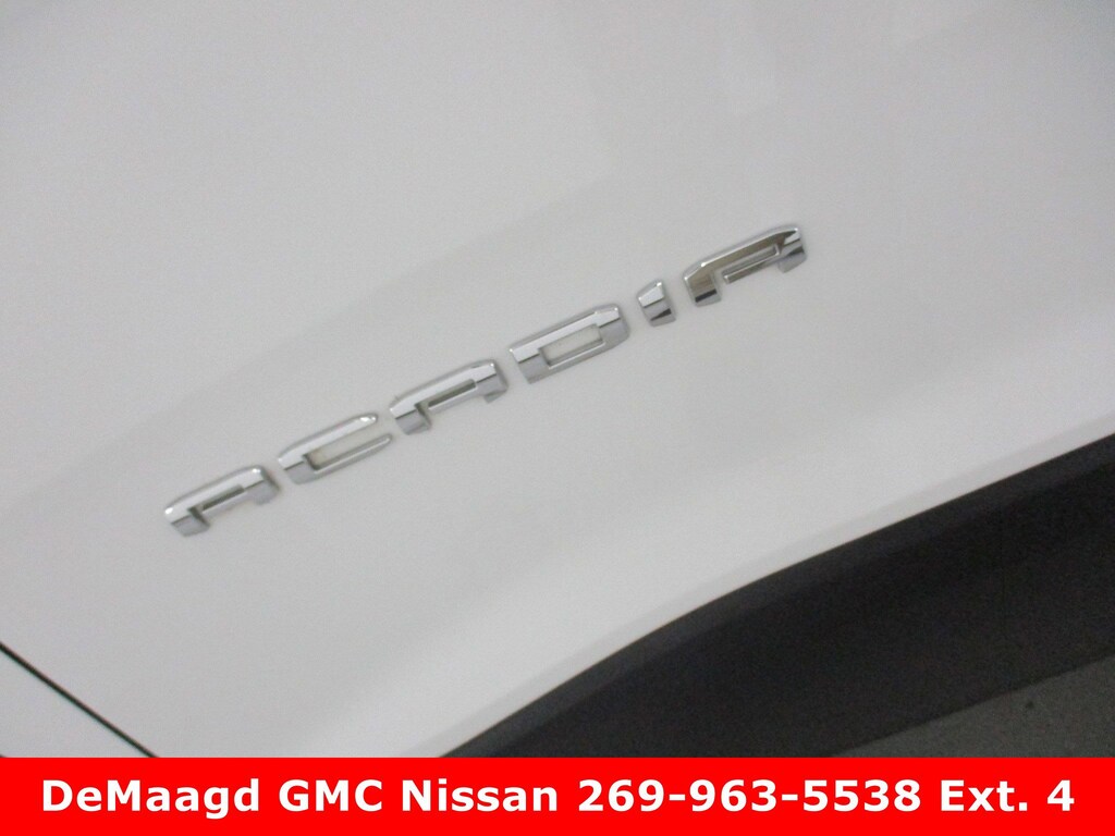 Used 2023 GMC Acadia SLE SUV