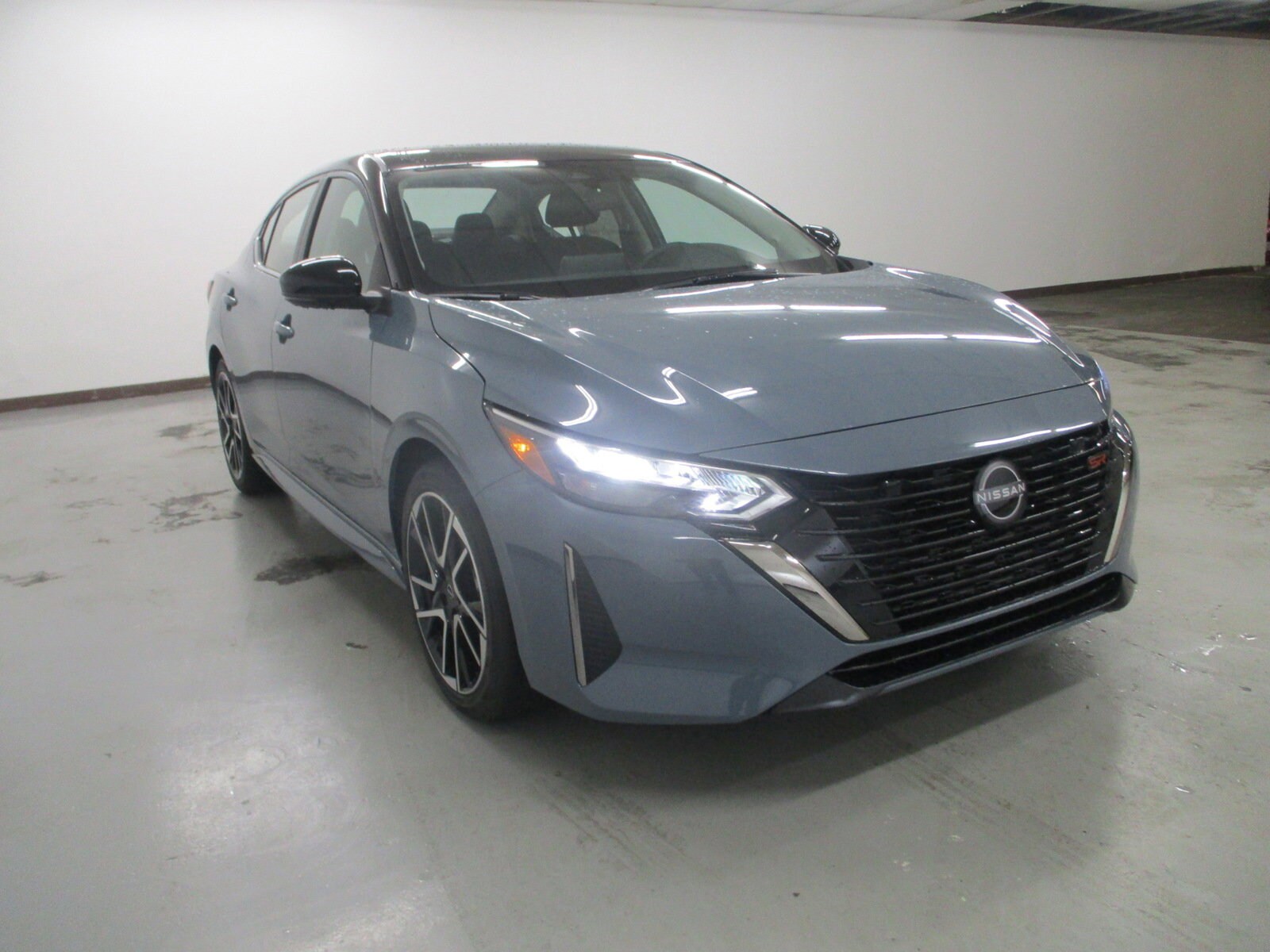 2025 Nissan Sentra SR photo 3