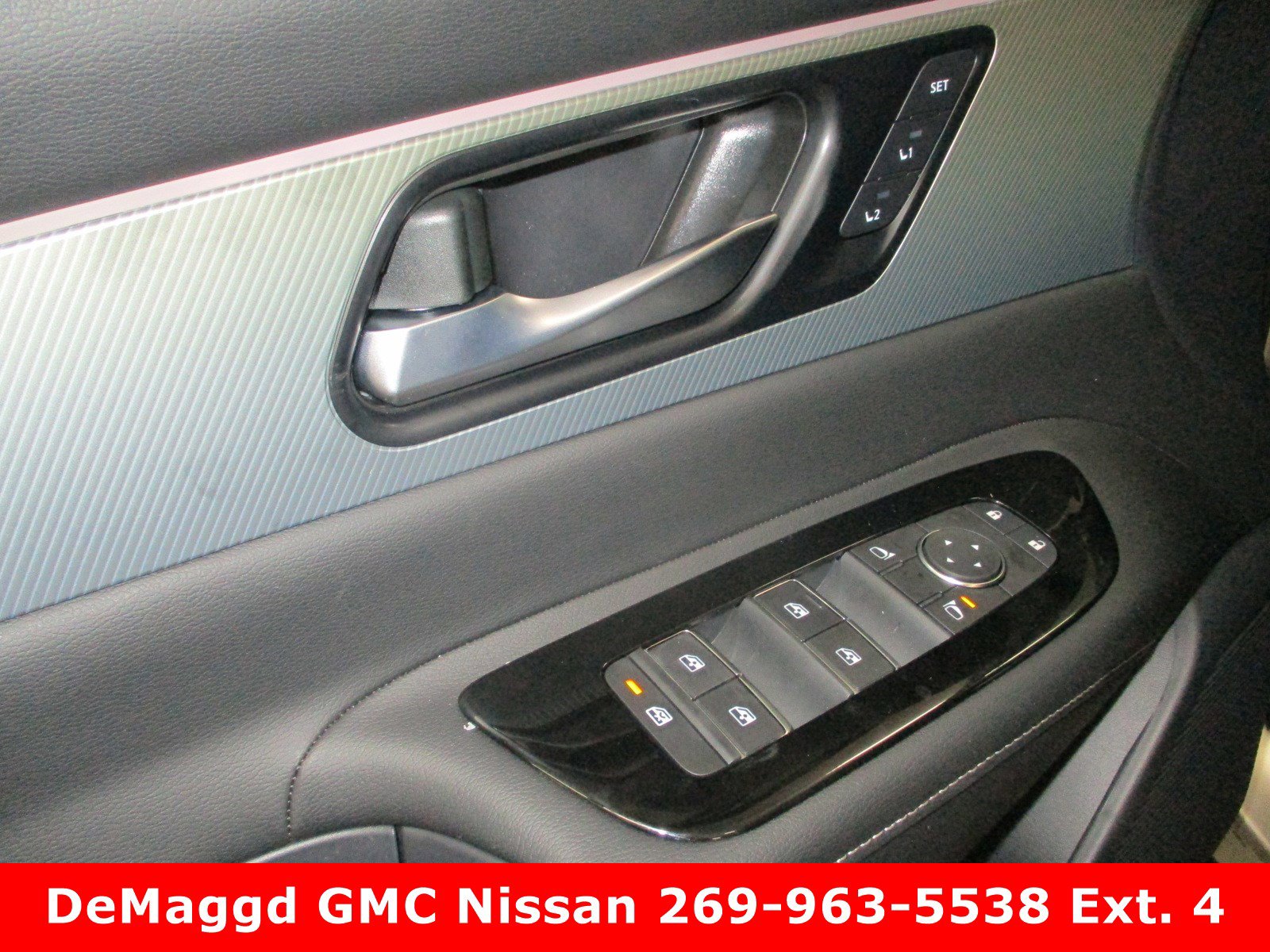 2025 Nissan Murano SL - Photo 16