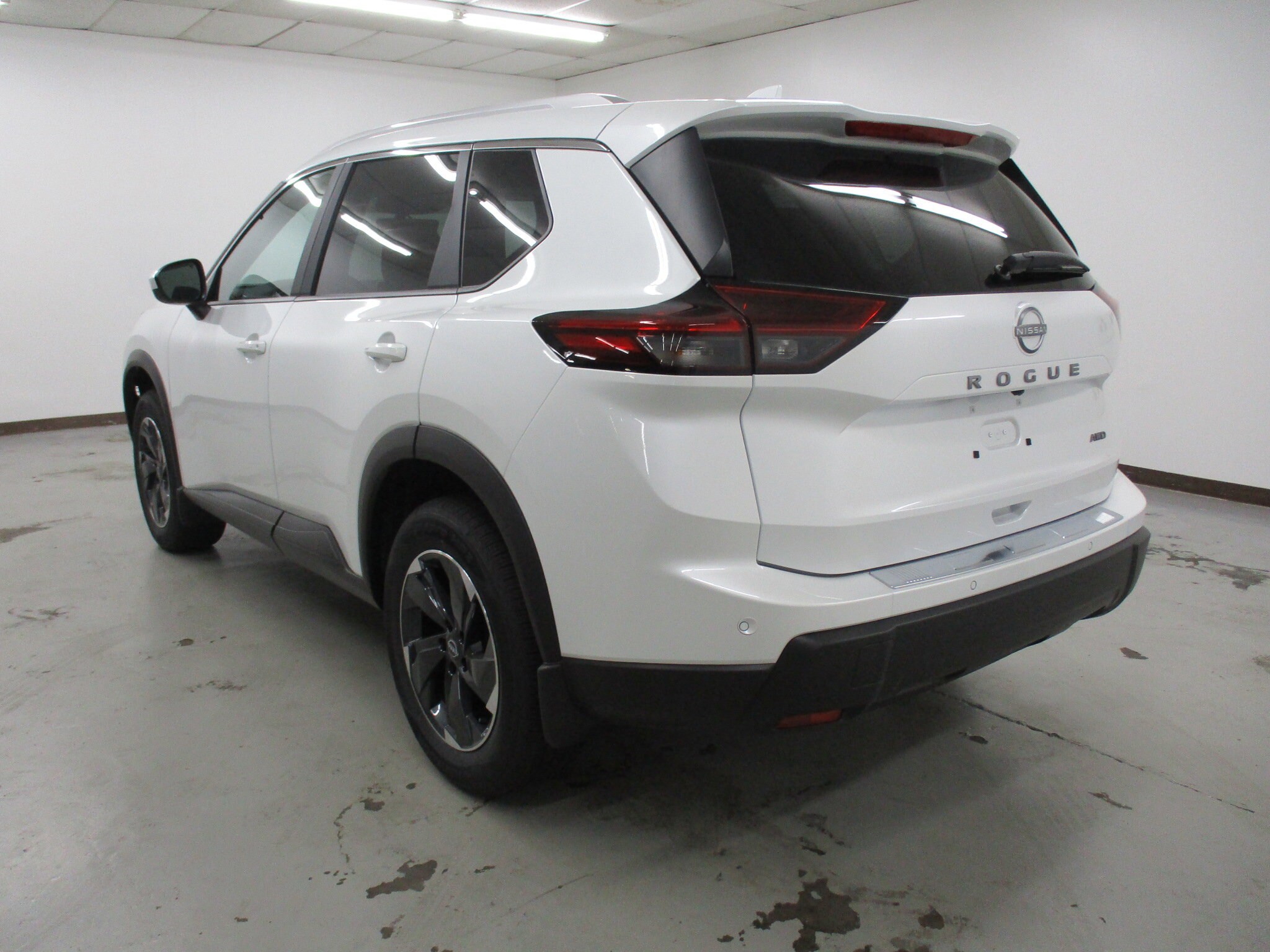 2026 Nissan Rogue SV photo 3