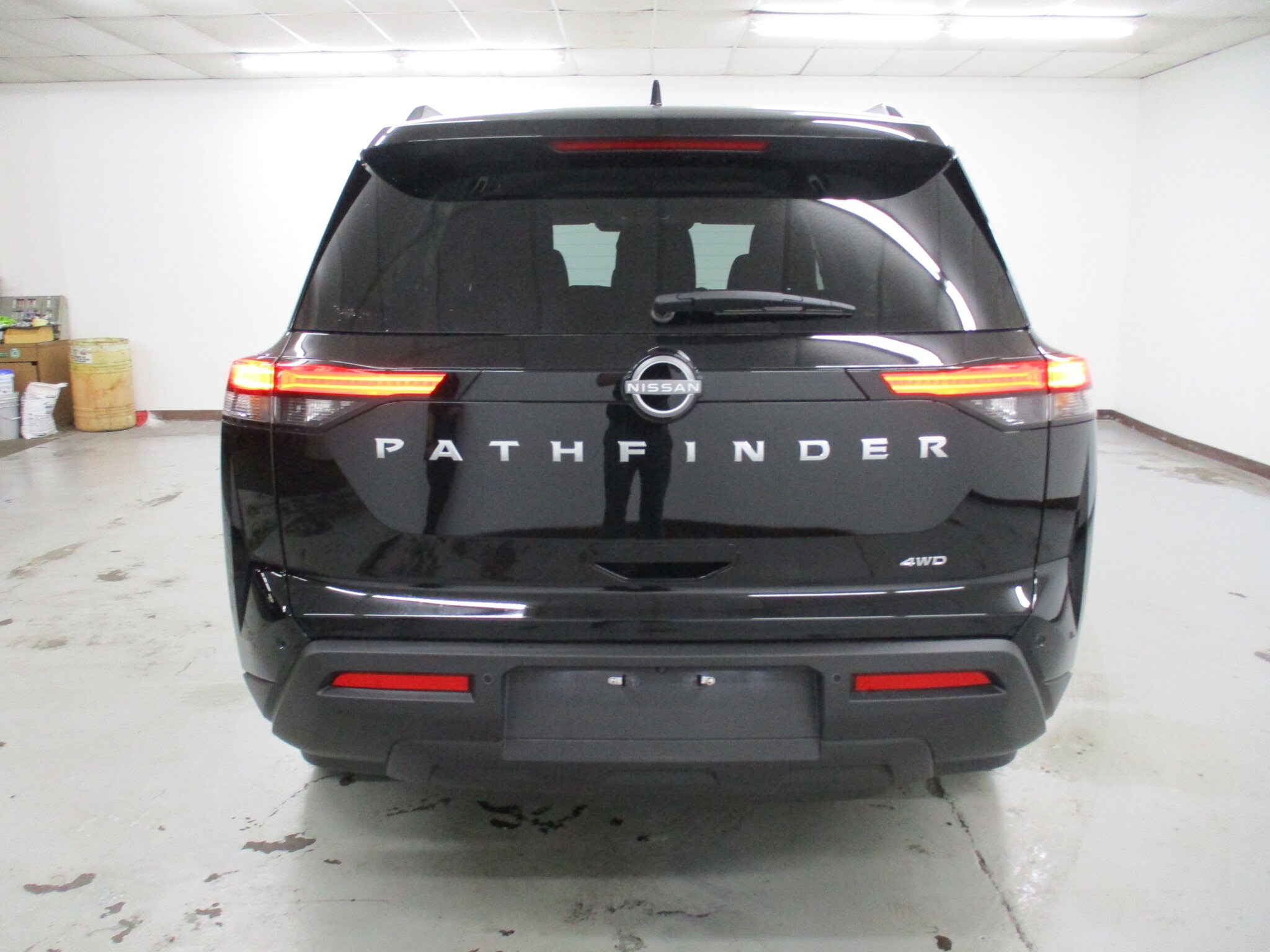 2025 Nissan Pathfinder SV photo 4