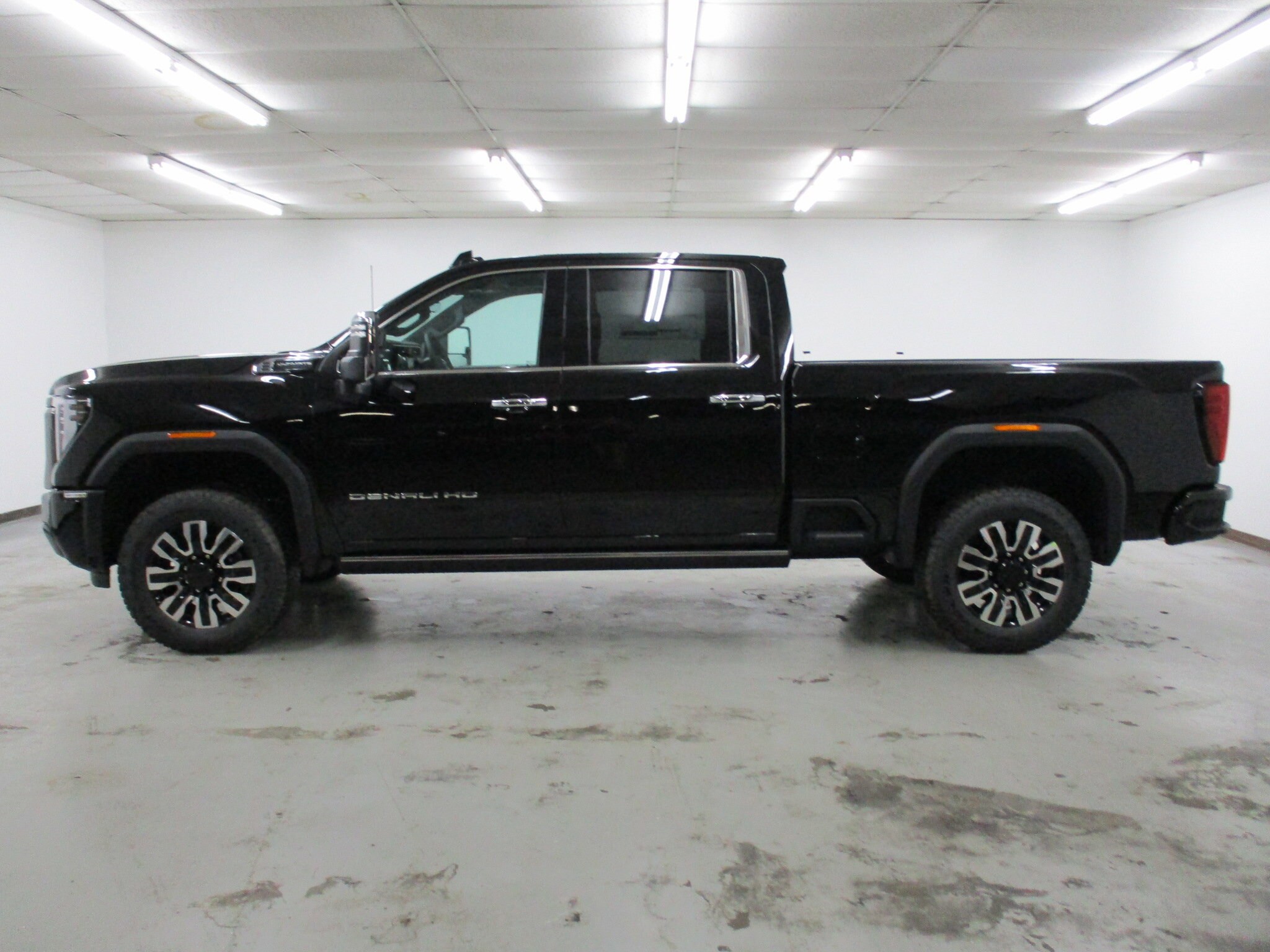 2025 Gmc Sierra 2500 HD Denali Ultimate photo 2