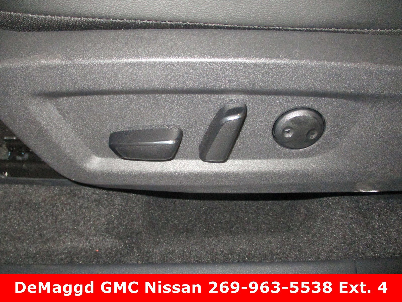 2025 Nissan Murano SL - Photo 20