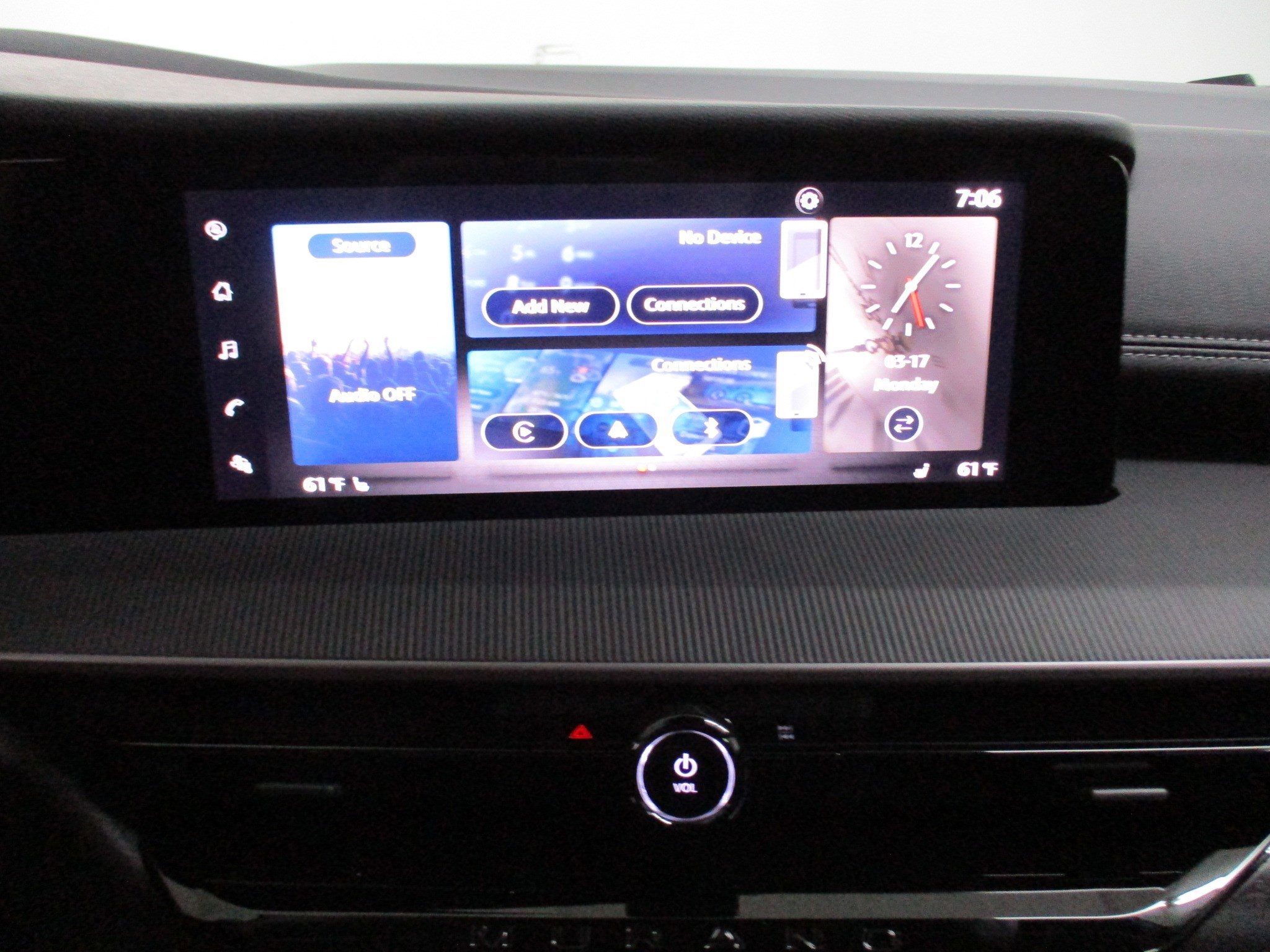 2025 Nissan Murano SV - Photo 23
