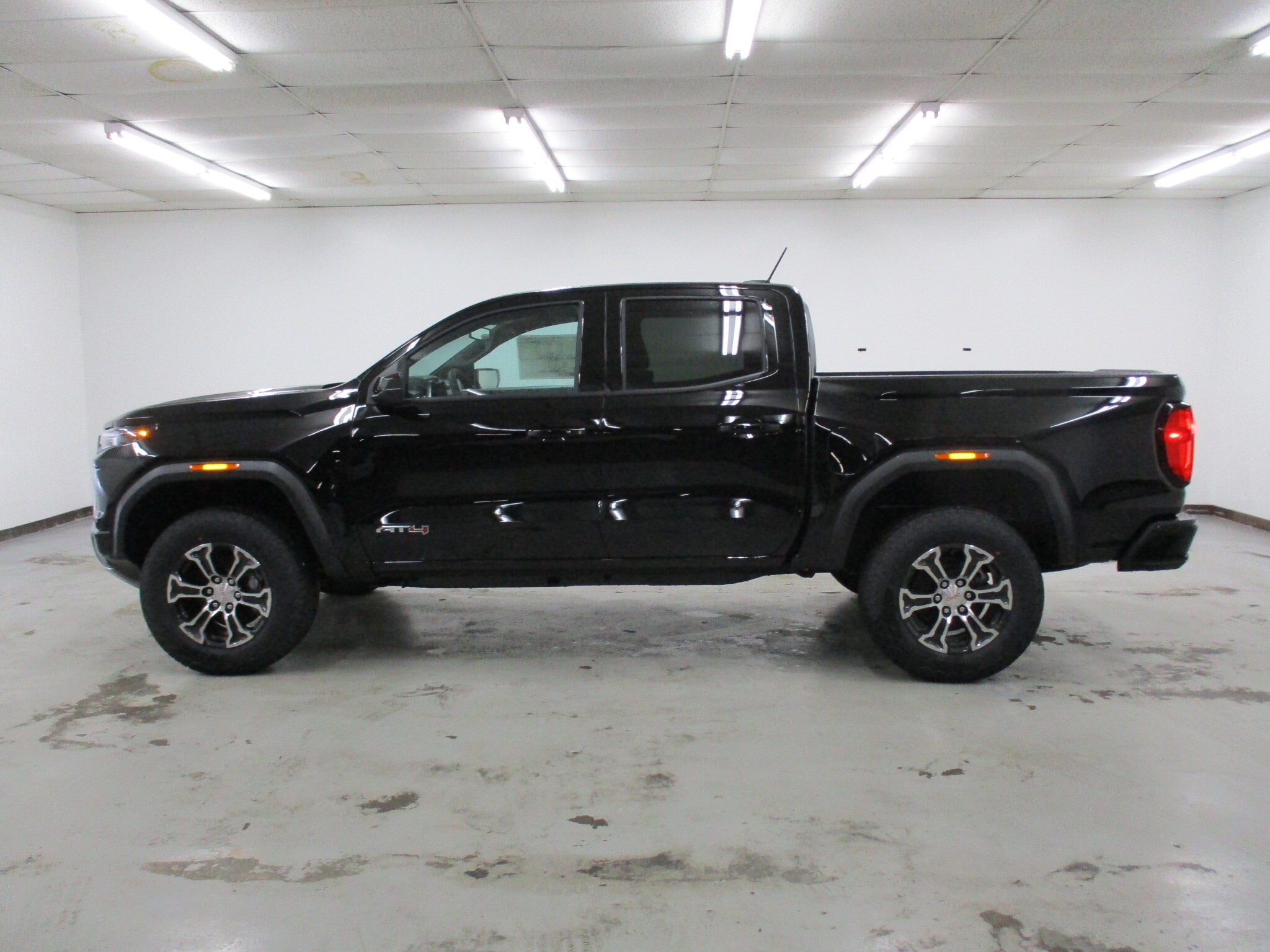 2025 Gmc Canyon AT4 photo 2