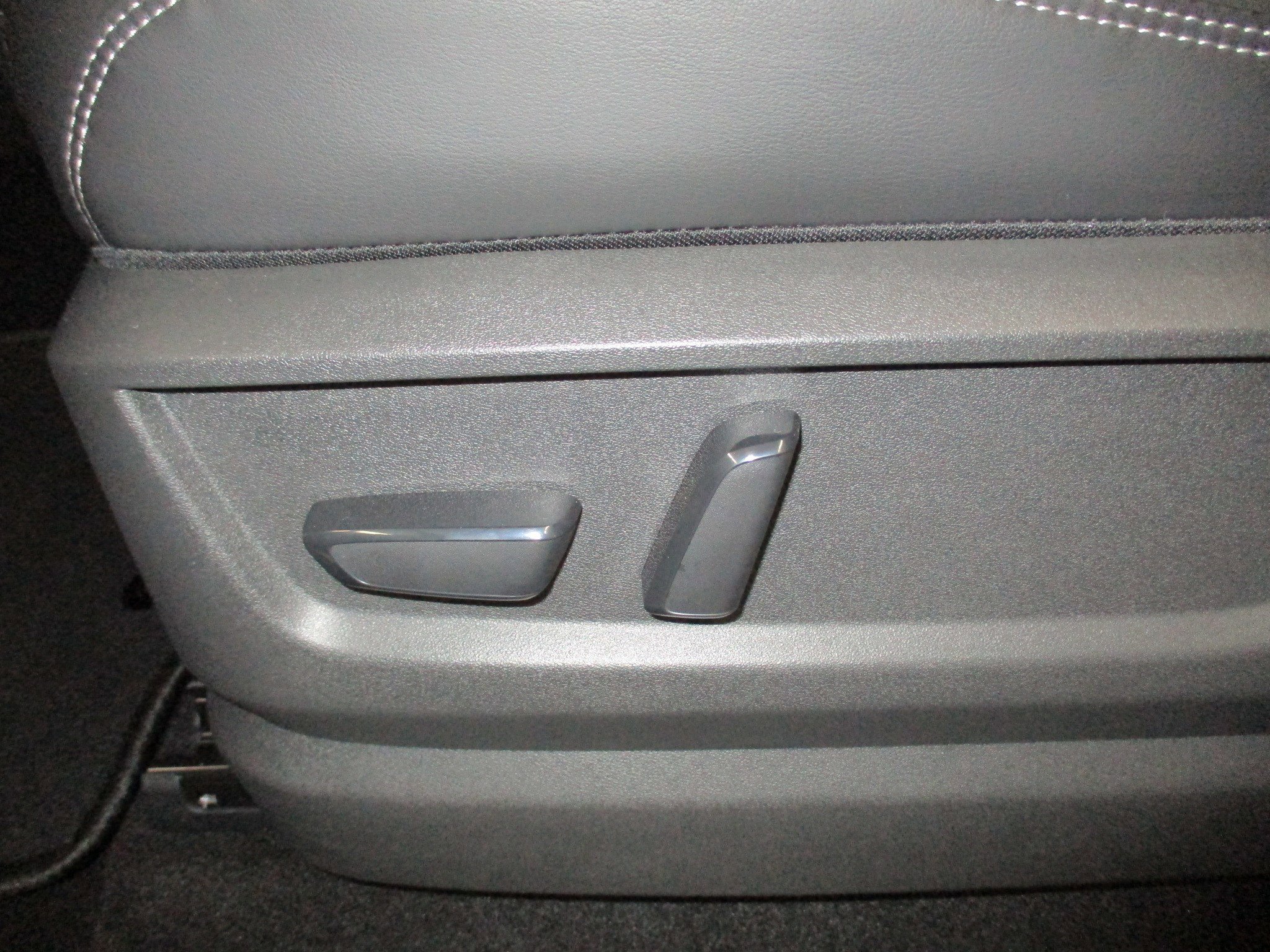 2026 Nissan Armada SV - Photo 15