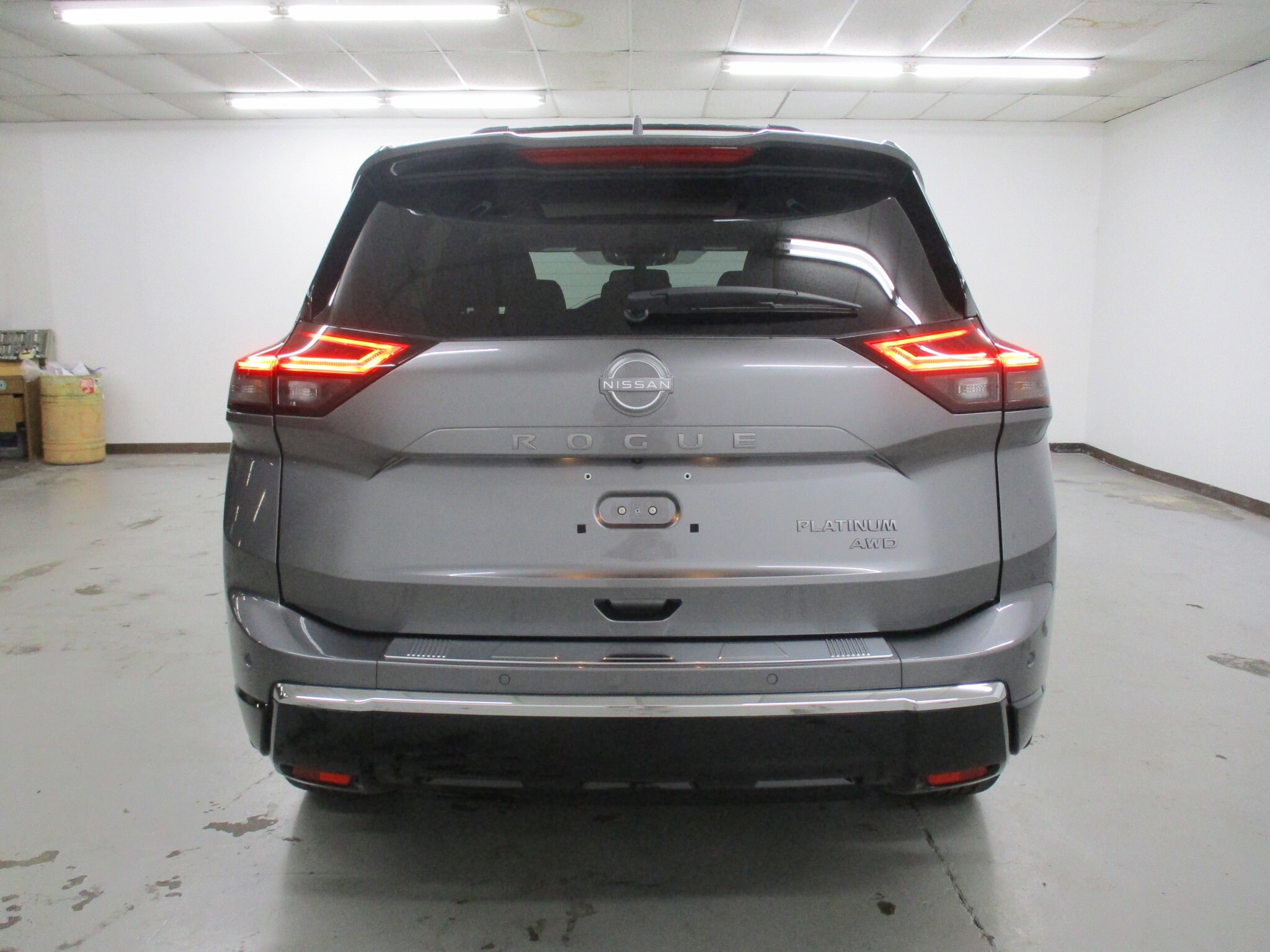 2026 Nissan Rogue Platinum photo 2