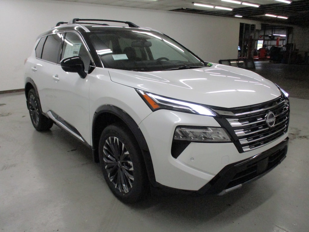 2026 Nissan Rogue Platinum photo 3