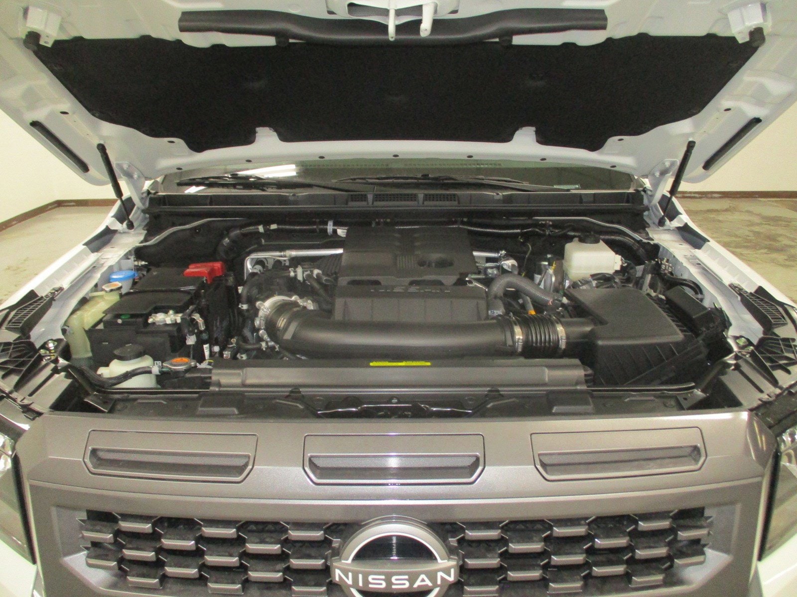 2025 Nissan Frontier SV - Photo 10
