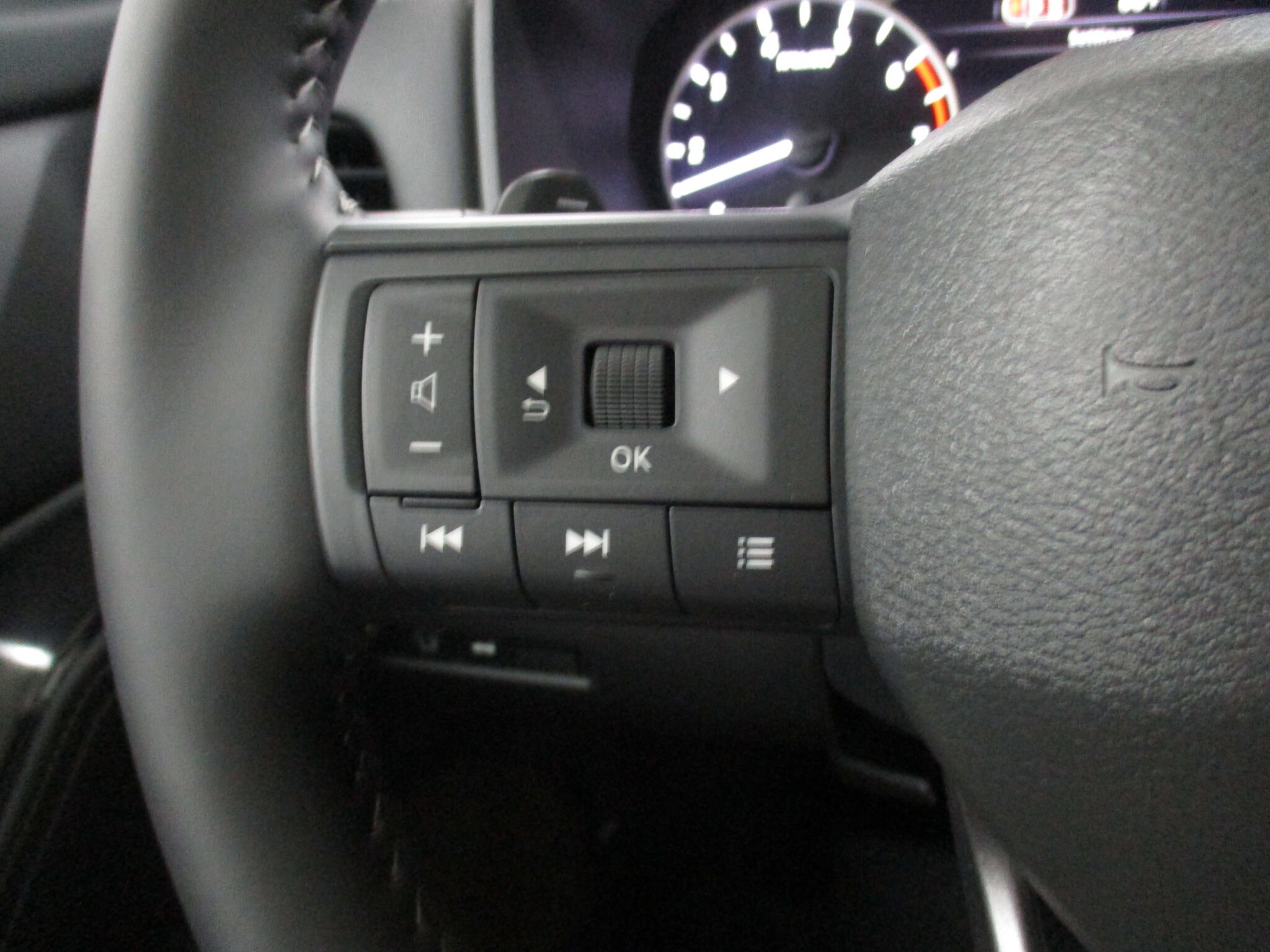 2026 Nissan Rogue SV - Photo 20