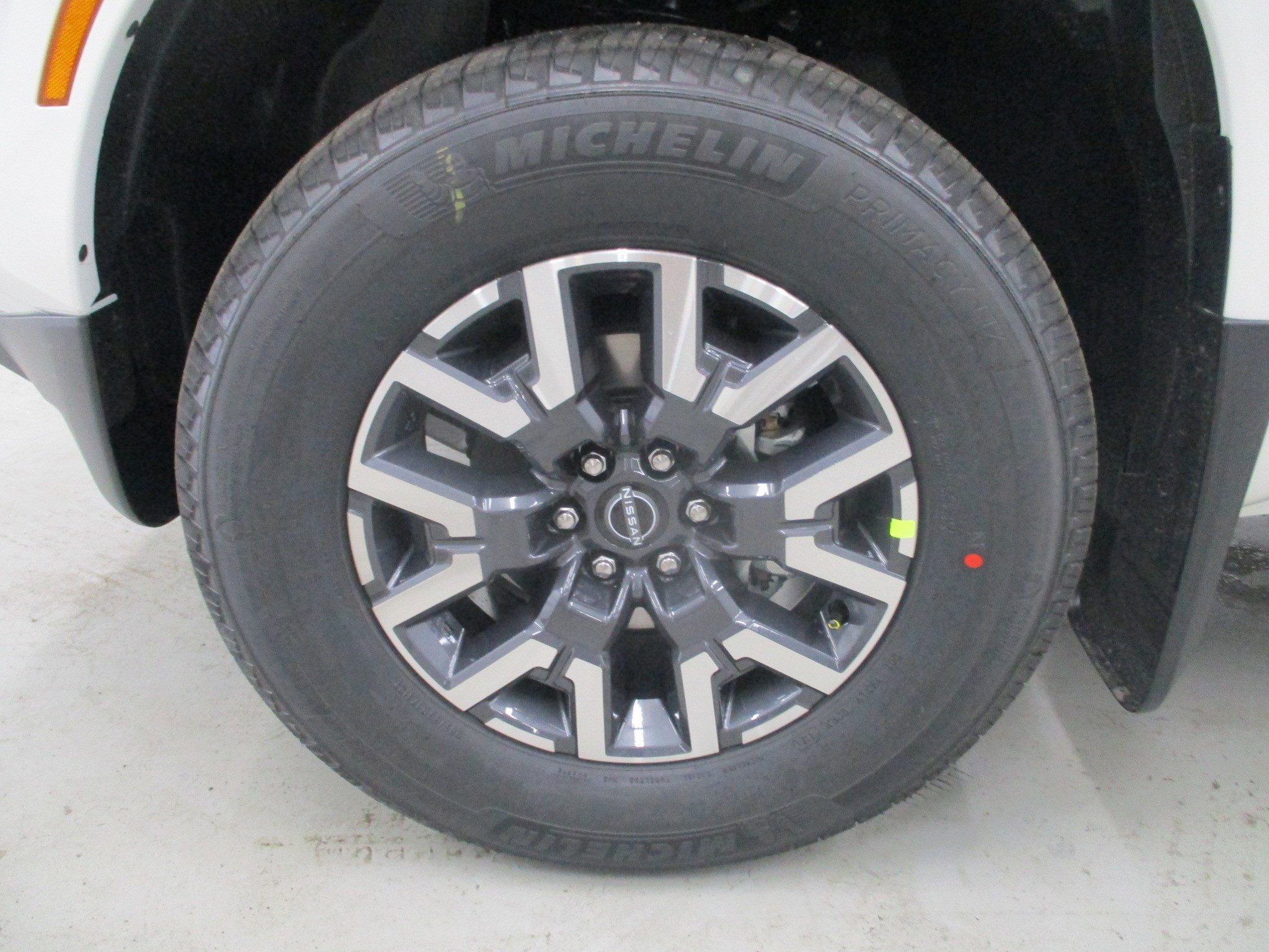 2025 Nissan Frontier SL - Photo 11