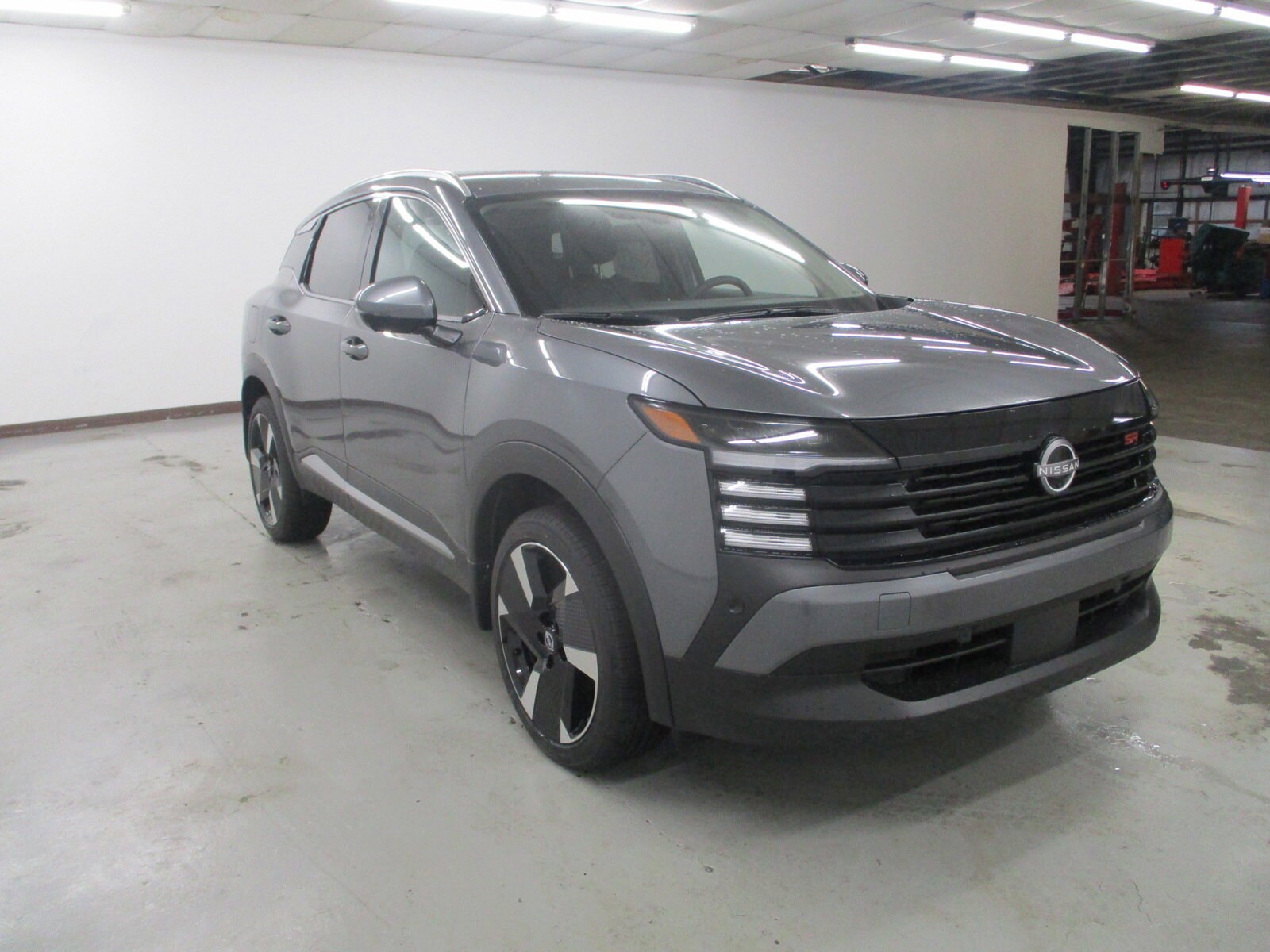 2025 Nissan Kicks SR photo 3