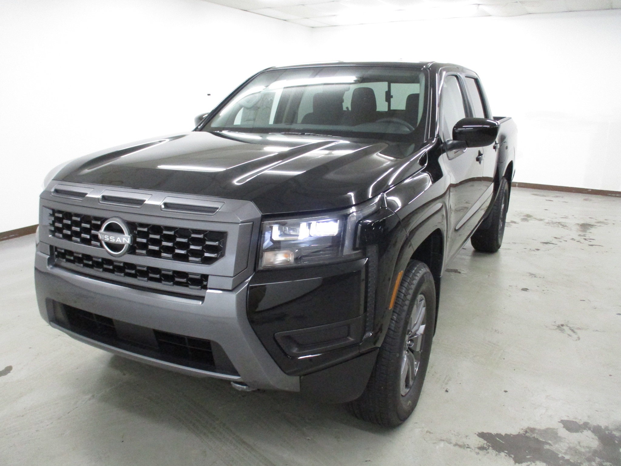 2026 Nissan Frontier SV Crew Cab 4X4 SWB's photo