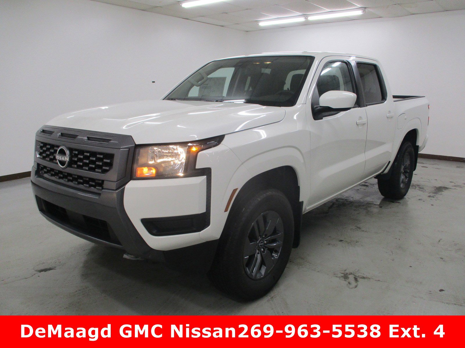 2025 Nissan Frontier SV's photo